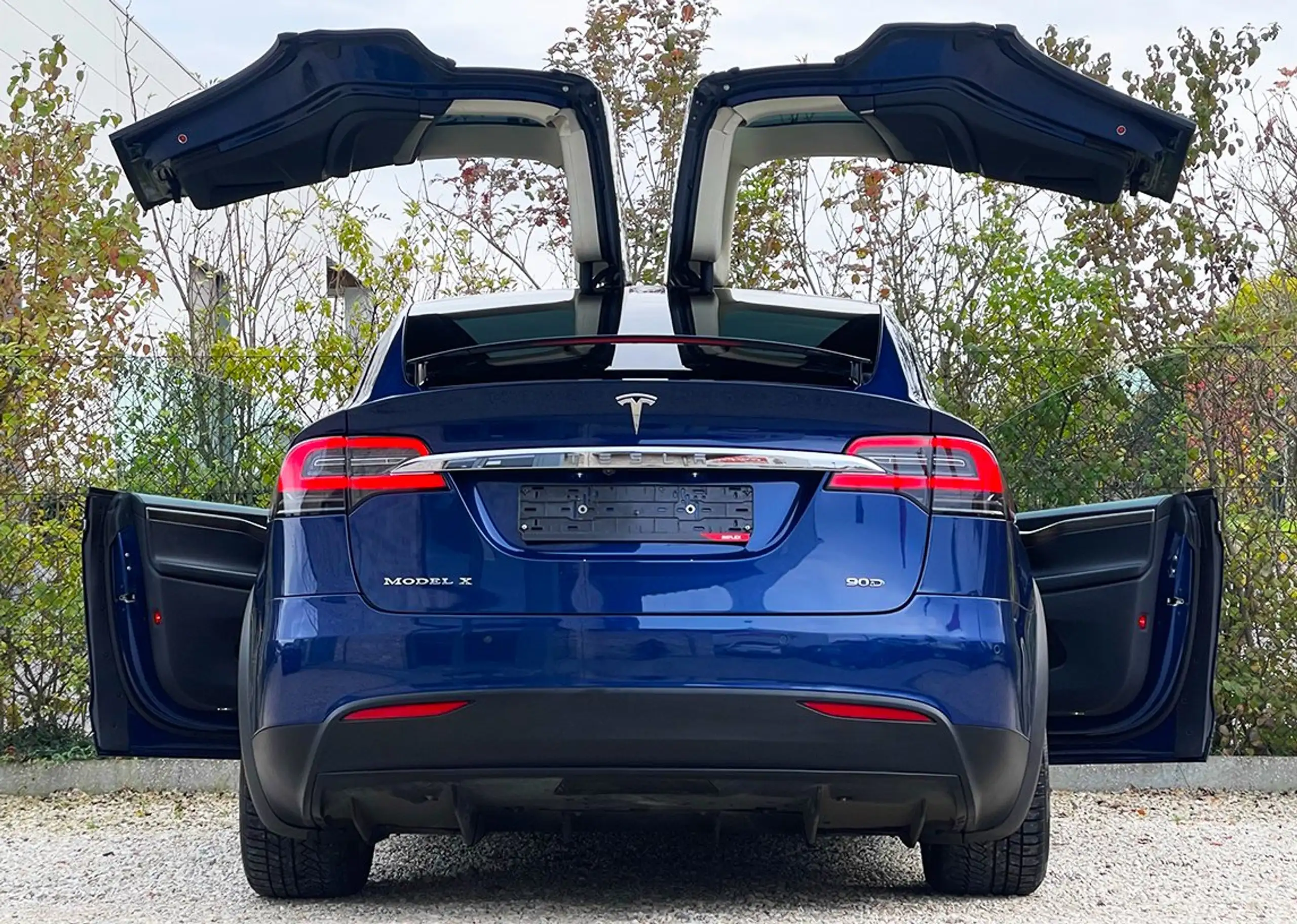 Tesla - Model X