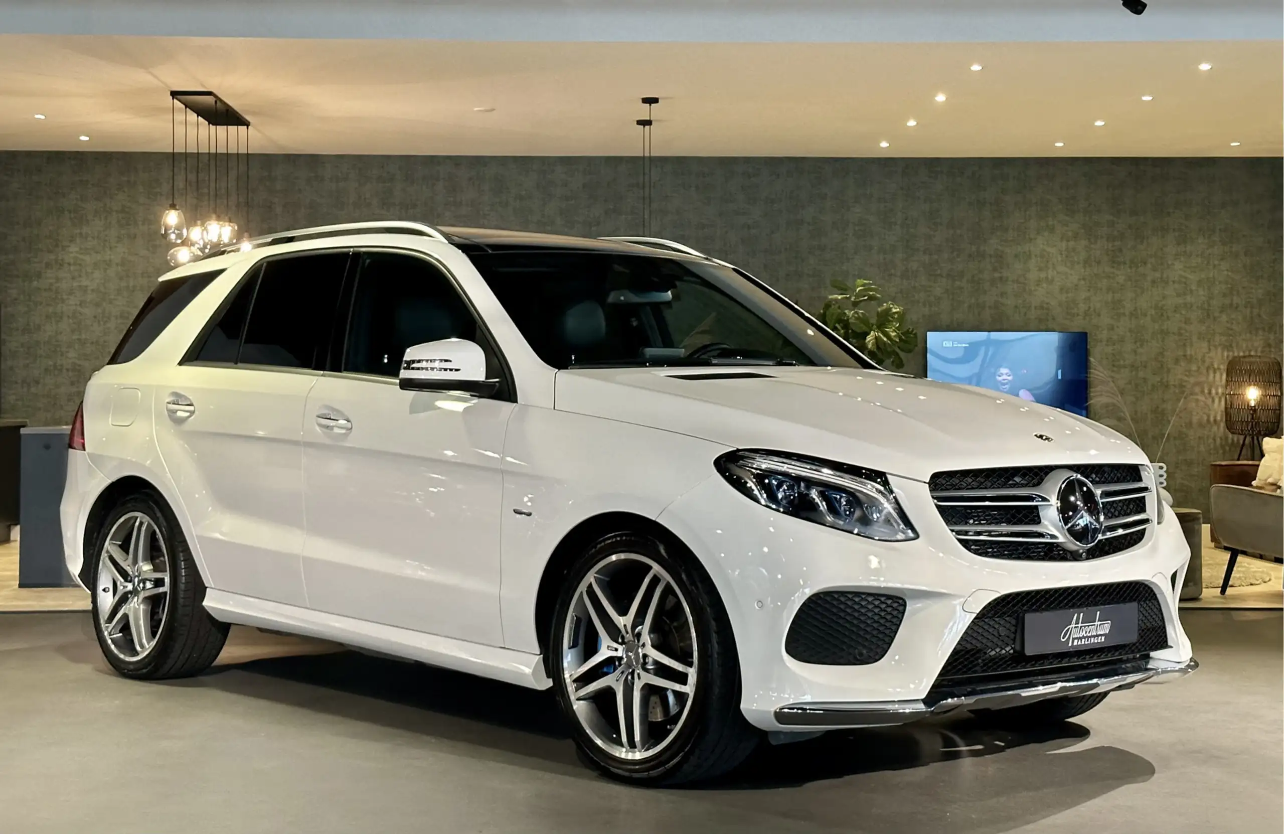 Mercedes-Benz - GLE 500