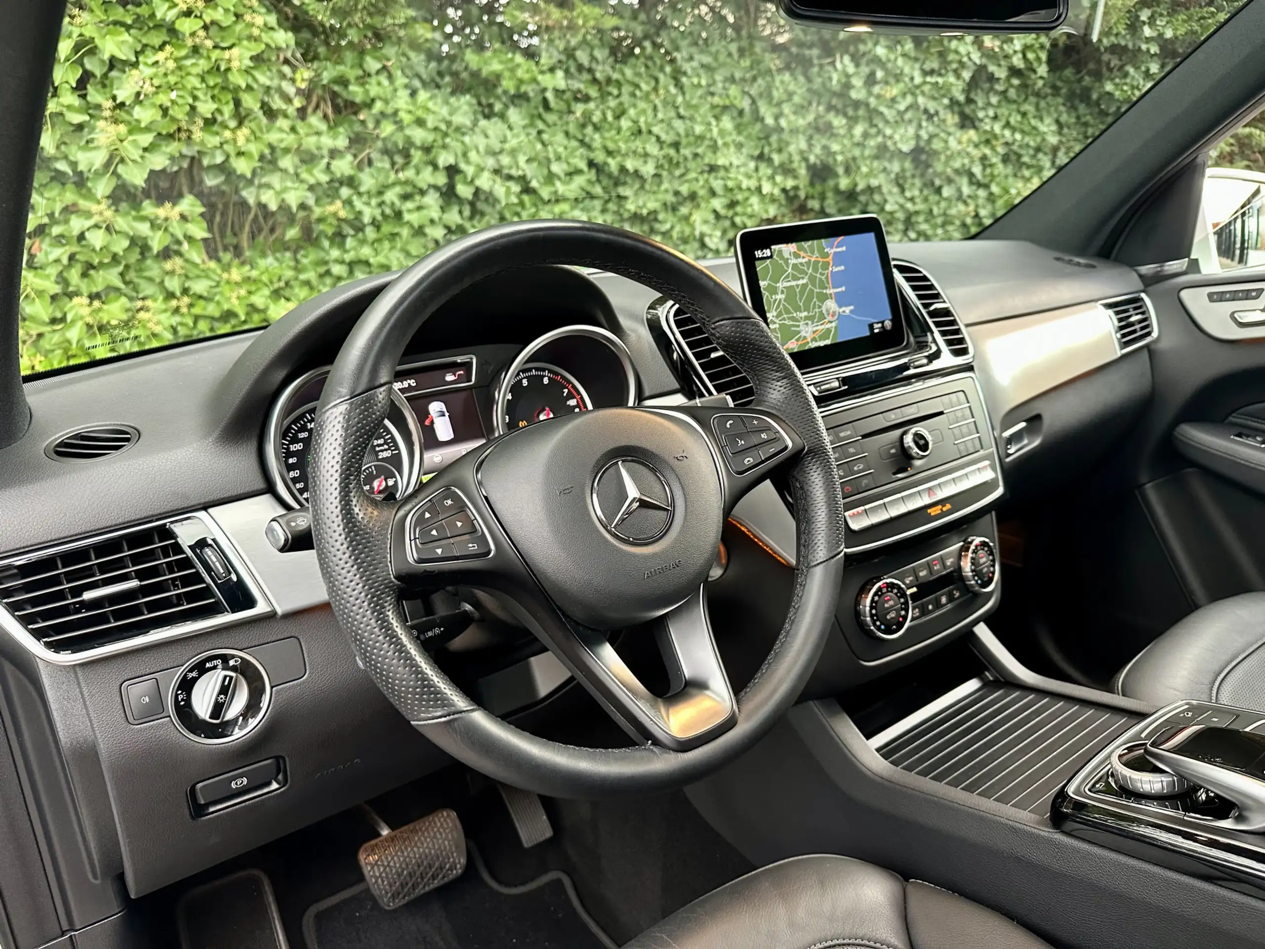 Mercedes-Benz - GLE 500