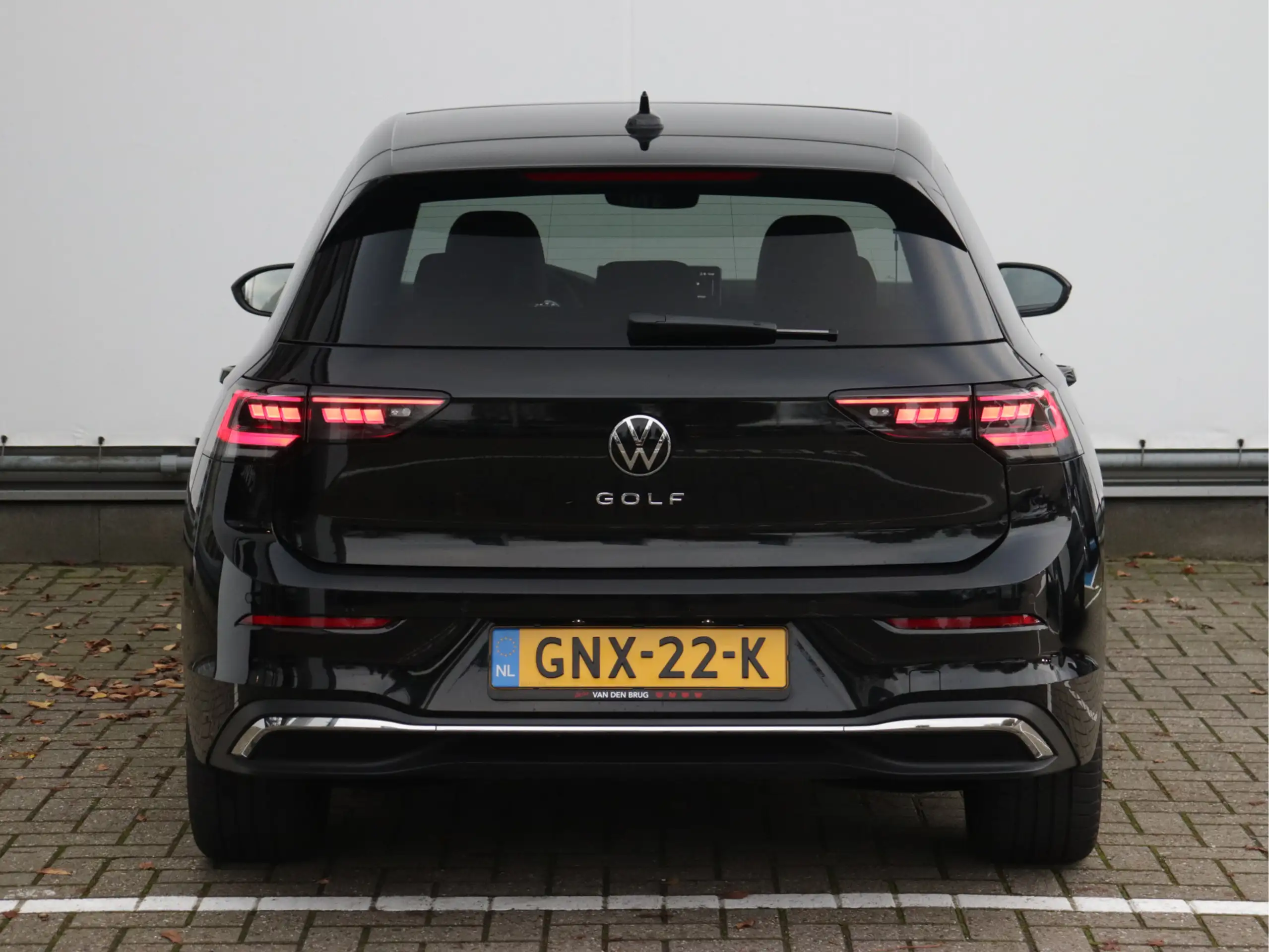 Volkswagen - Golf