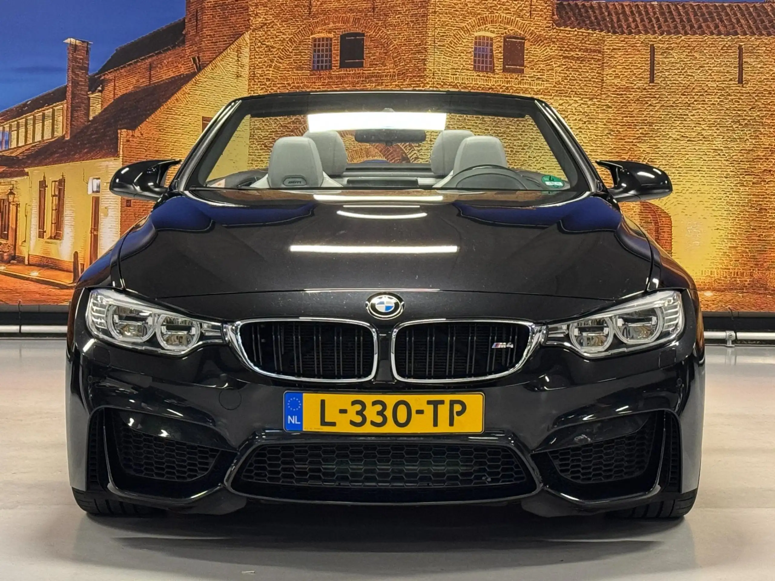 BMW - M4