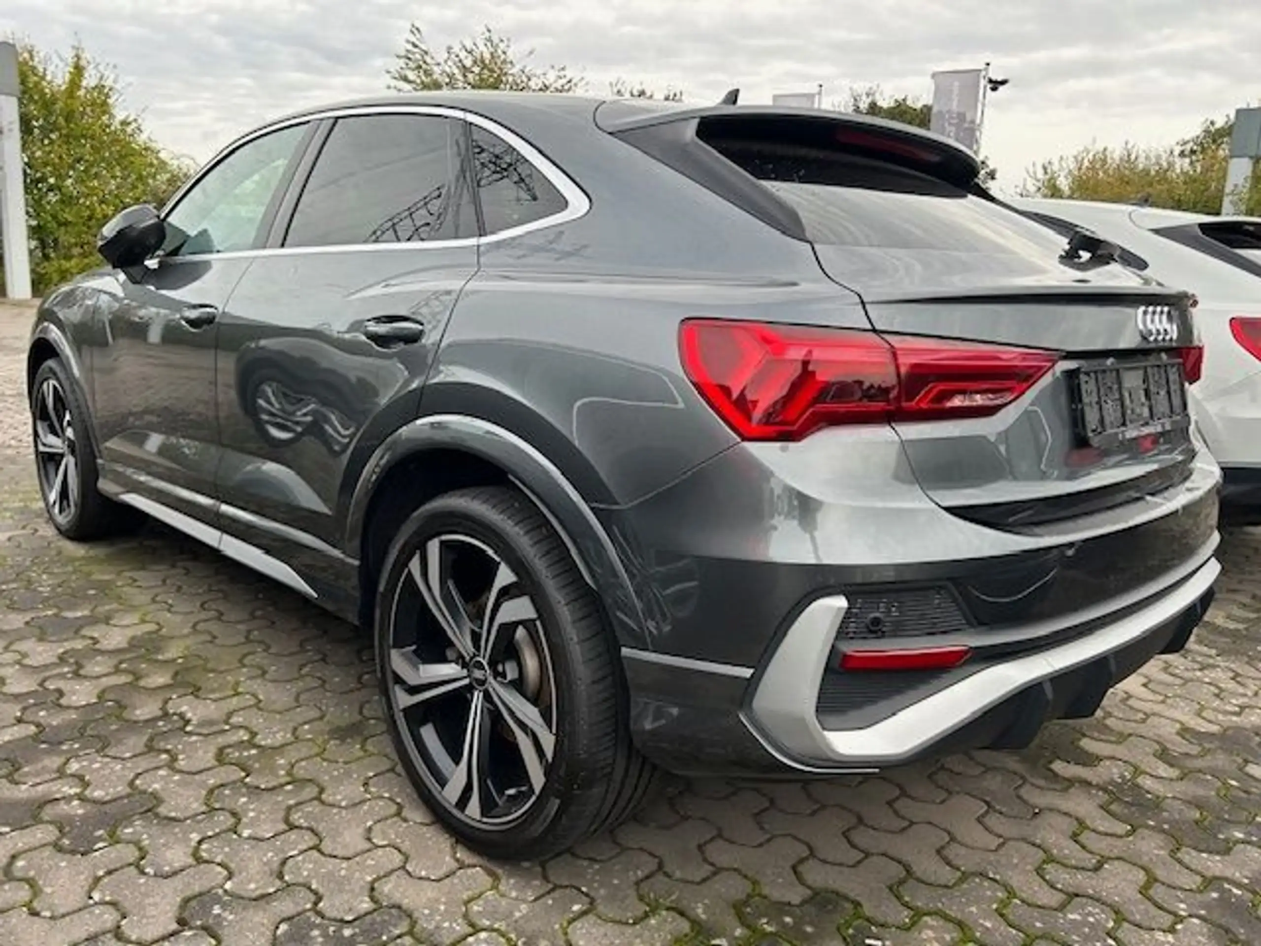 Audi - Q3