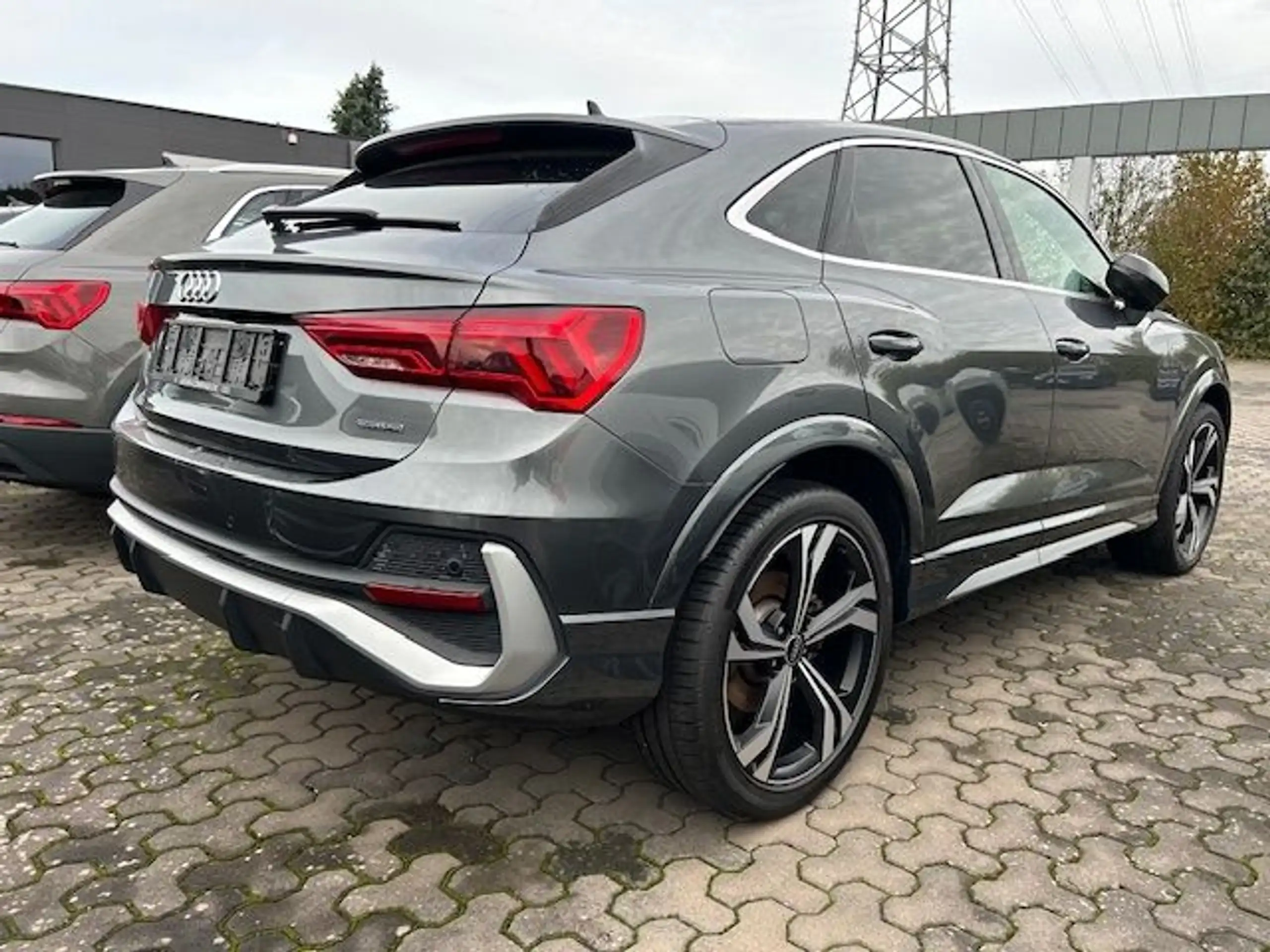 Audi - Q3