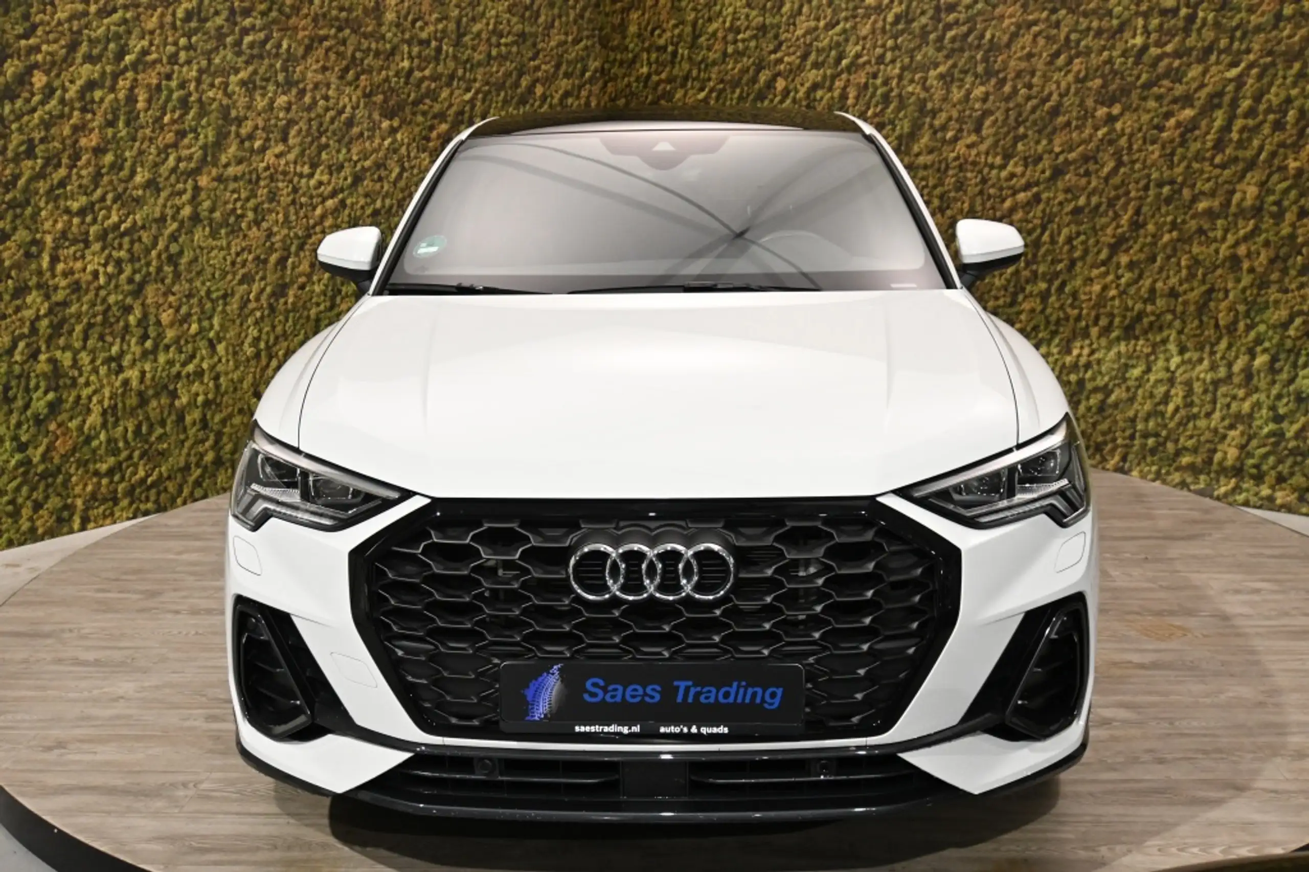 Audi - Q3