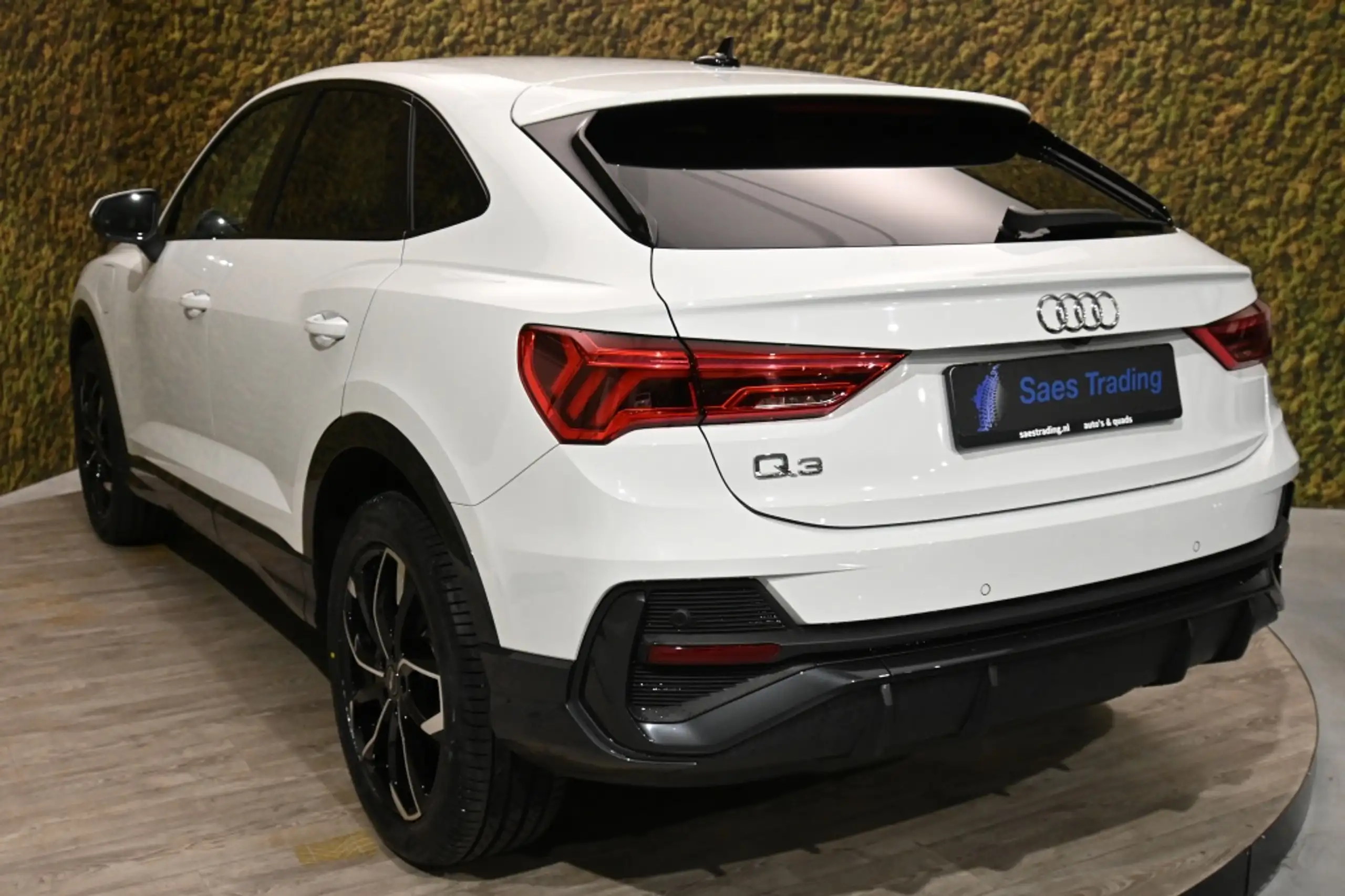 Audi - Q3