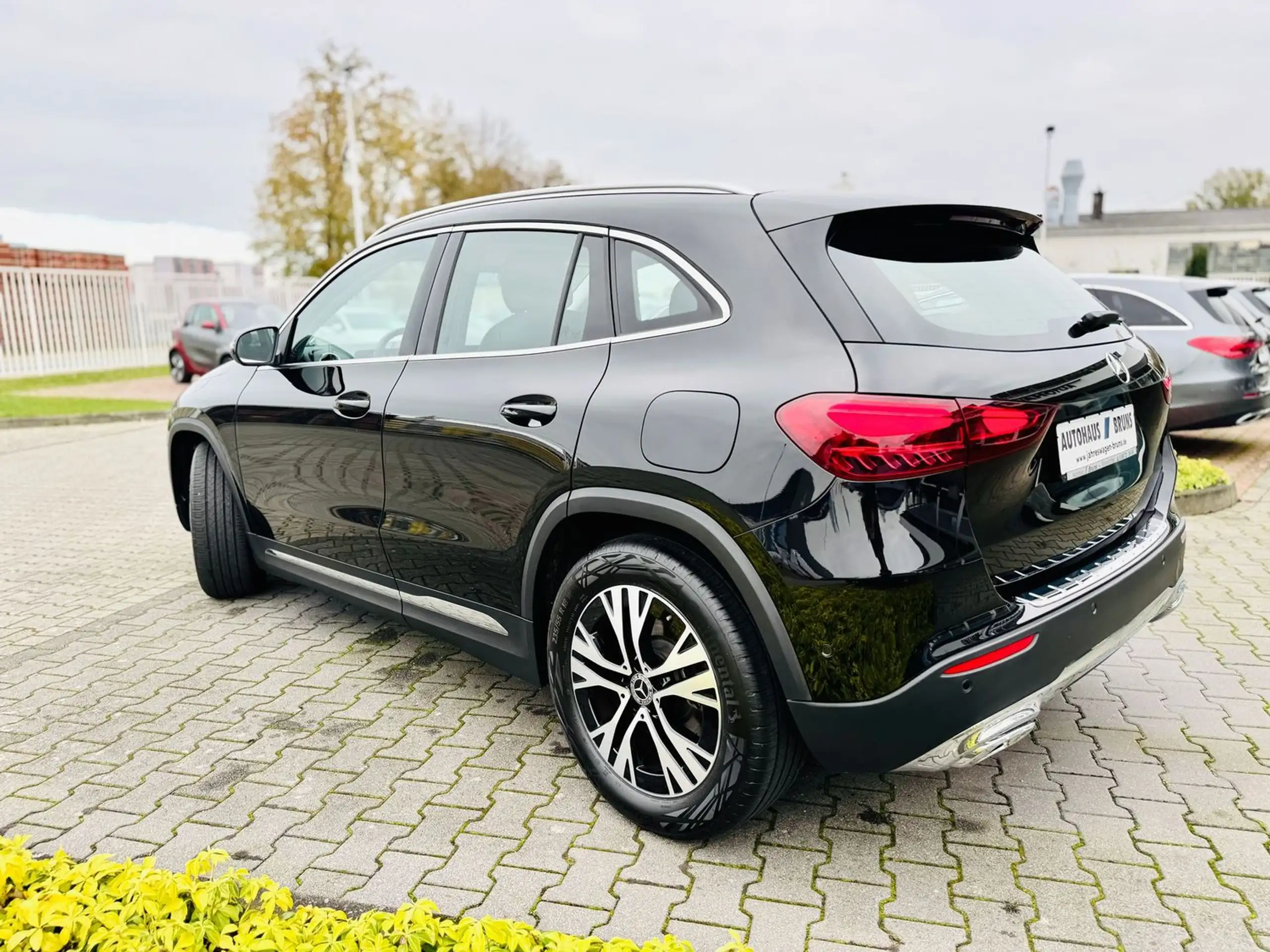 Mercedes-Benz - GLA 220