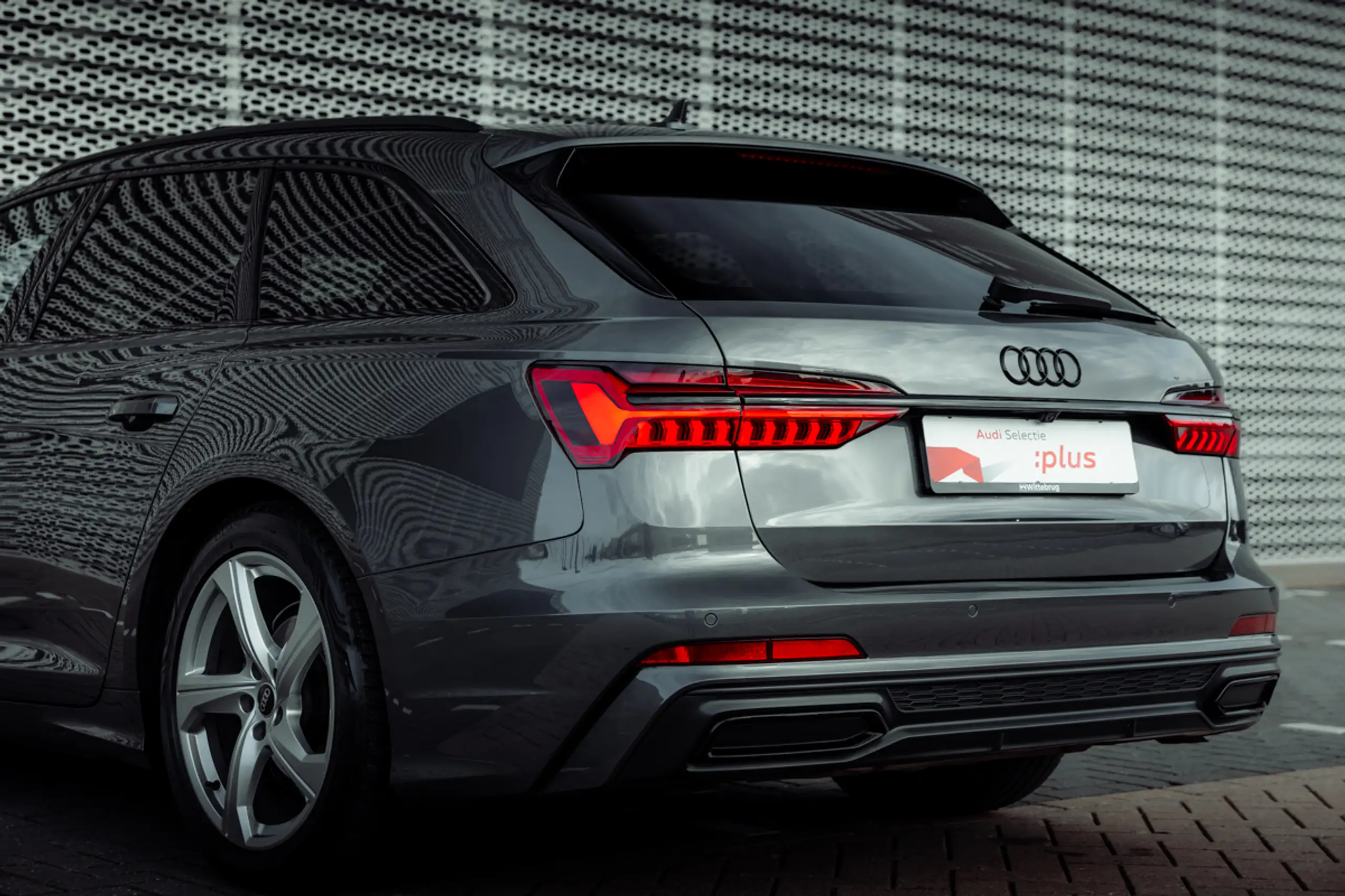 Audi - A6