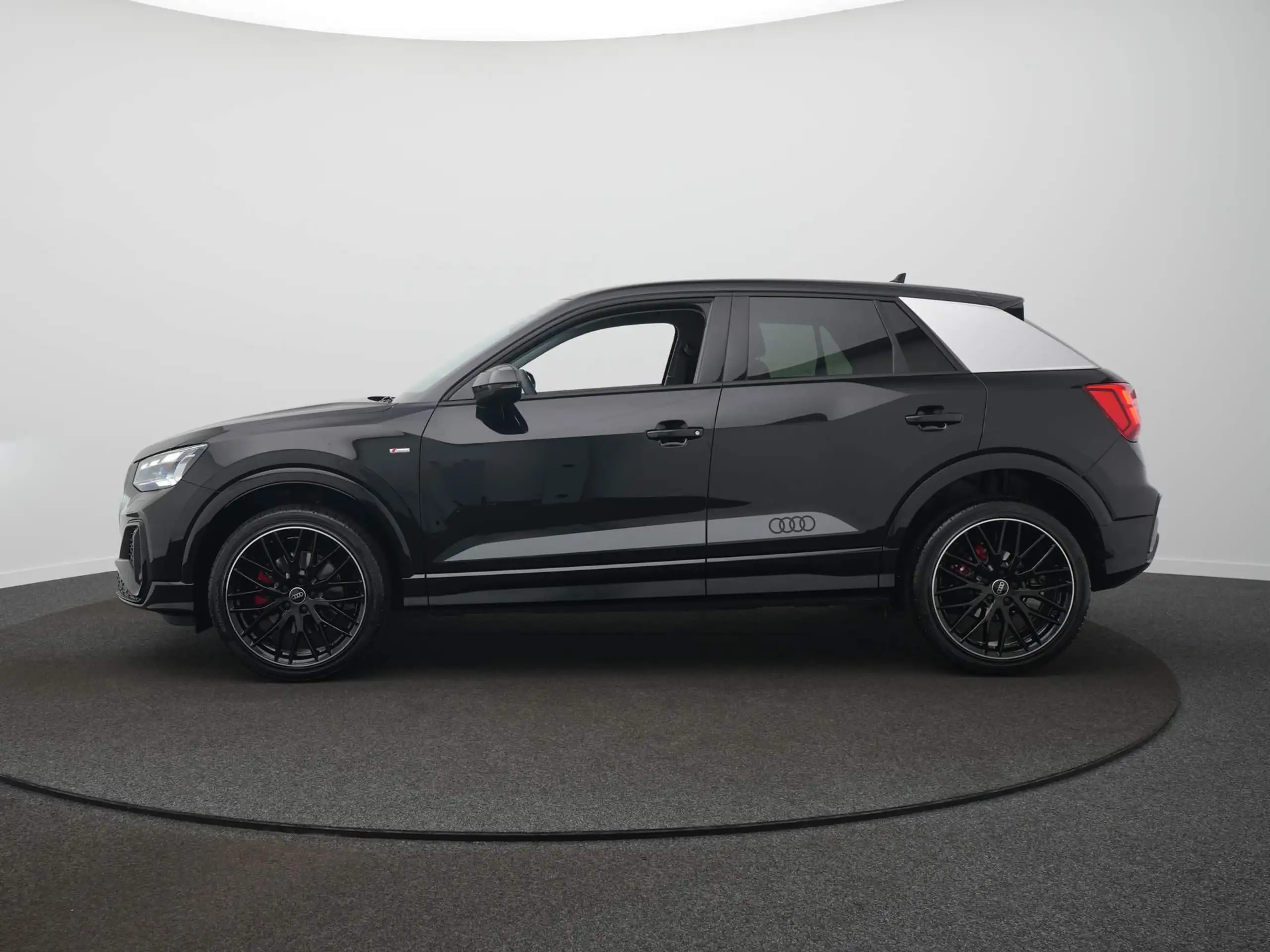 Audi - Q2