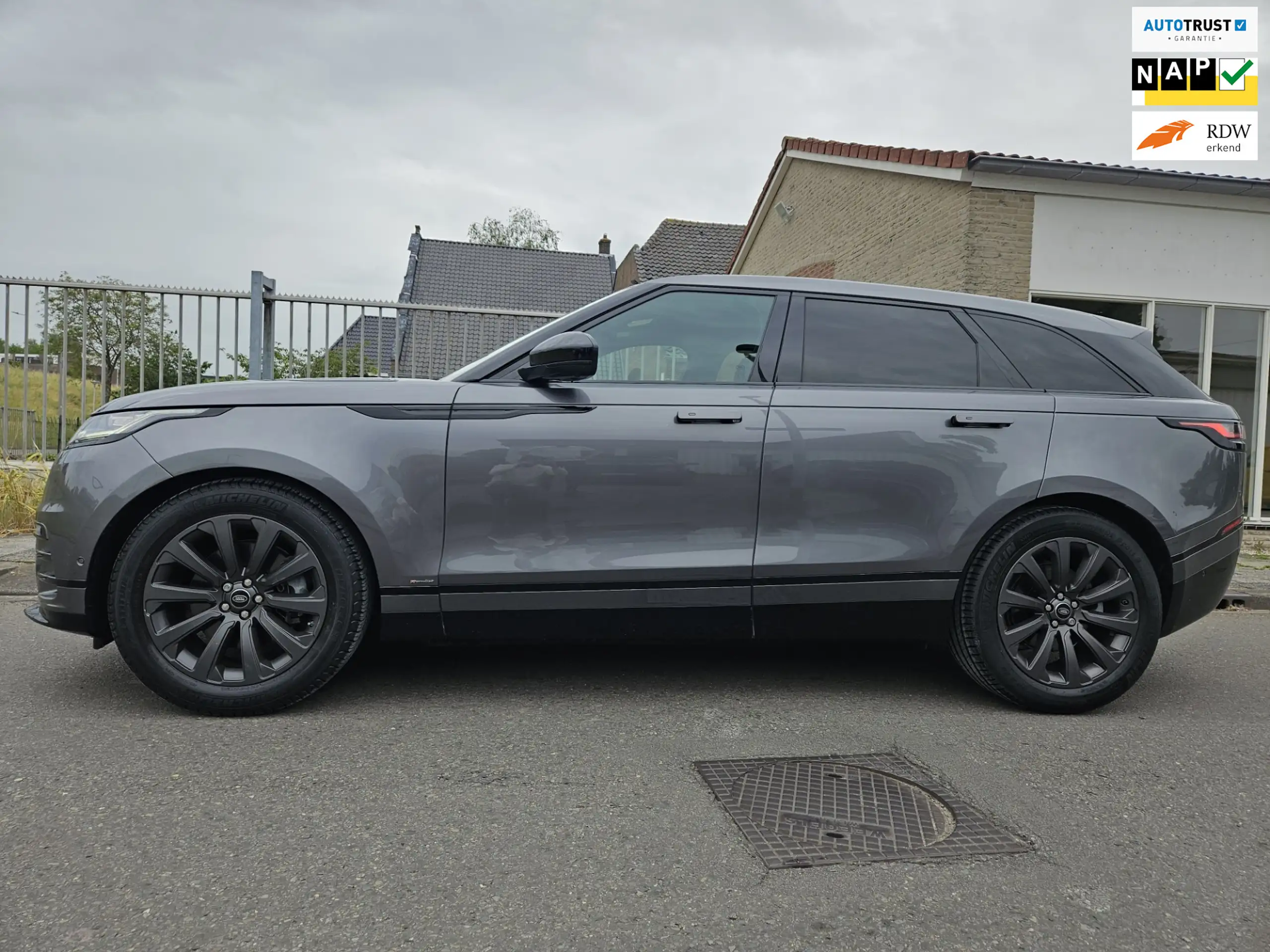 Land Rover - Range Rover Velar