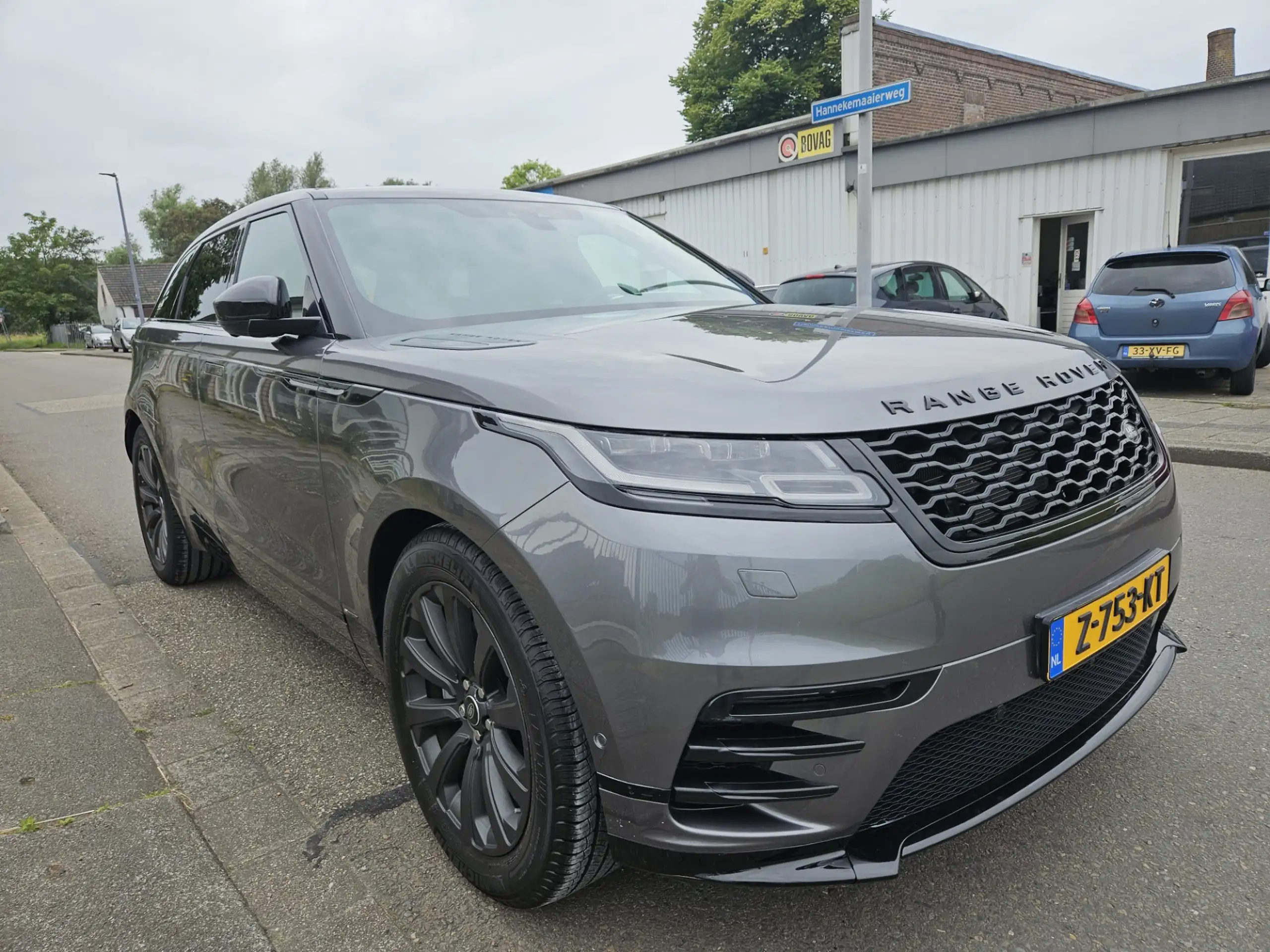 Land Rover - Range Rover Velar