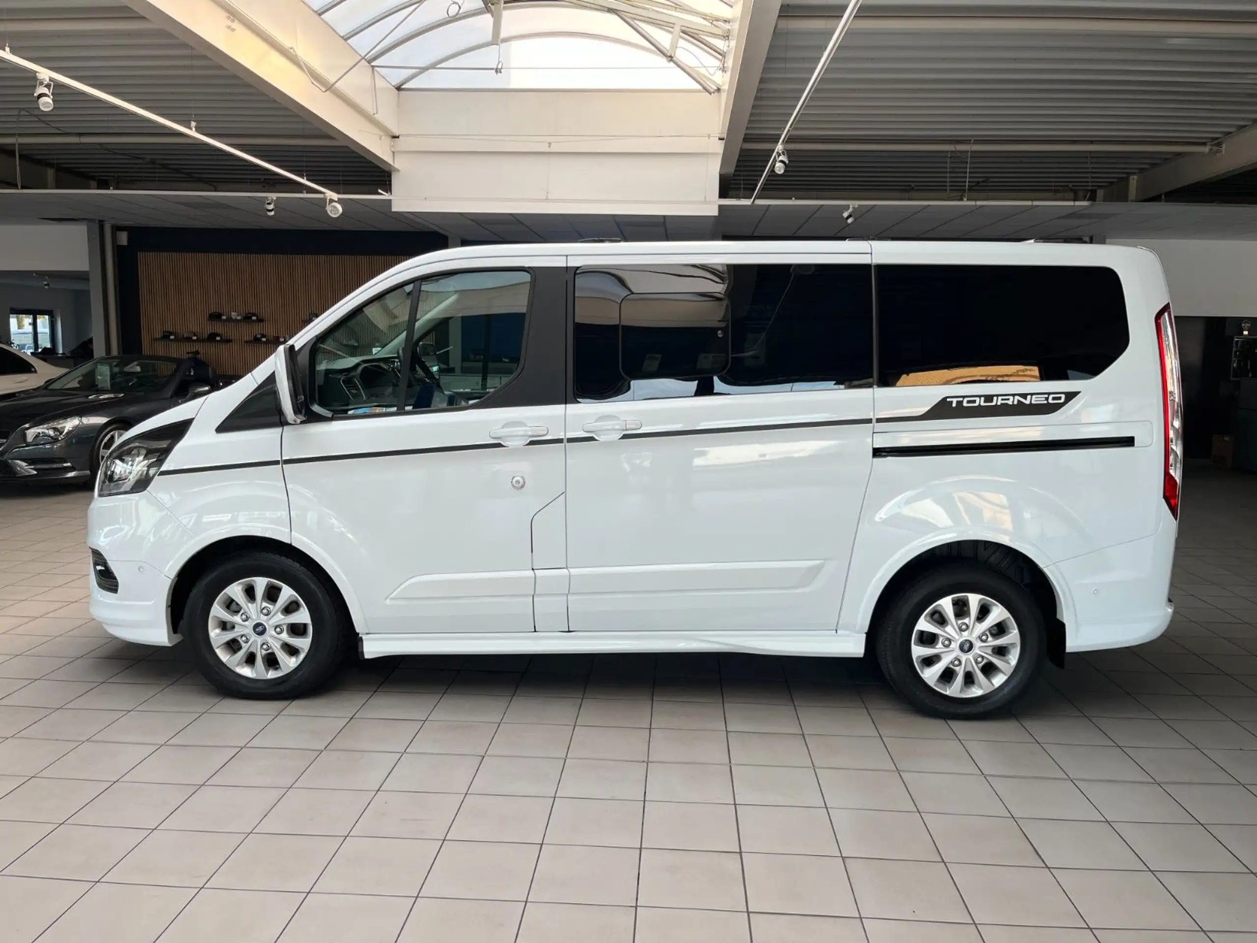 Ford - Tourneo Custom