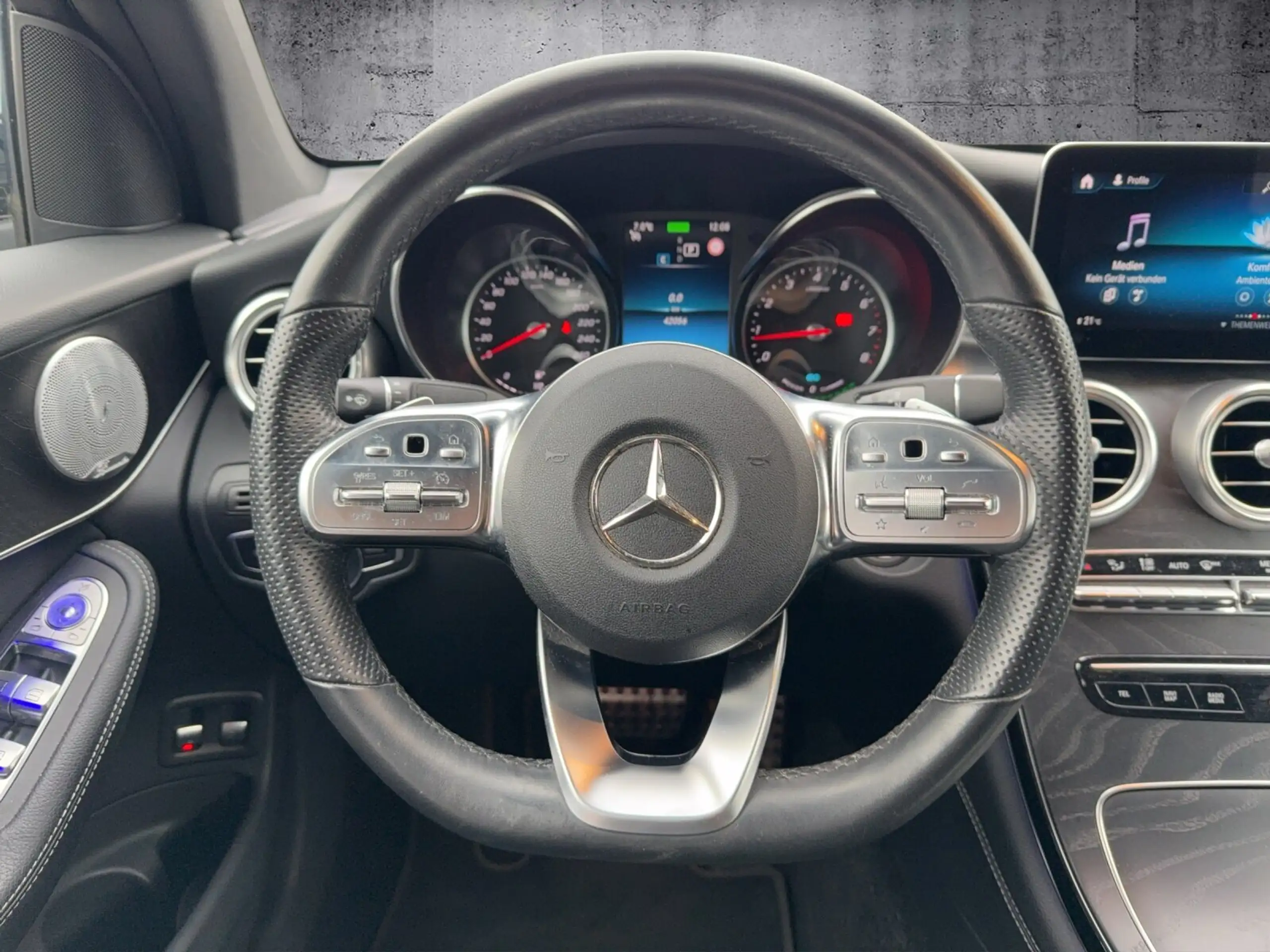 Mercedes-Benz - GLC 200