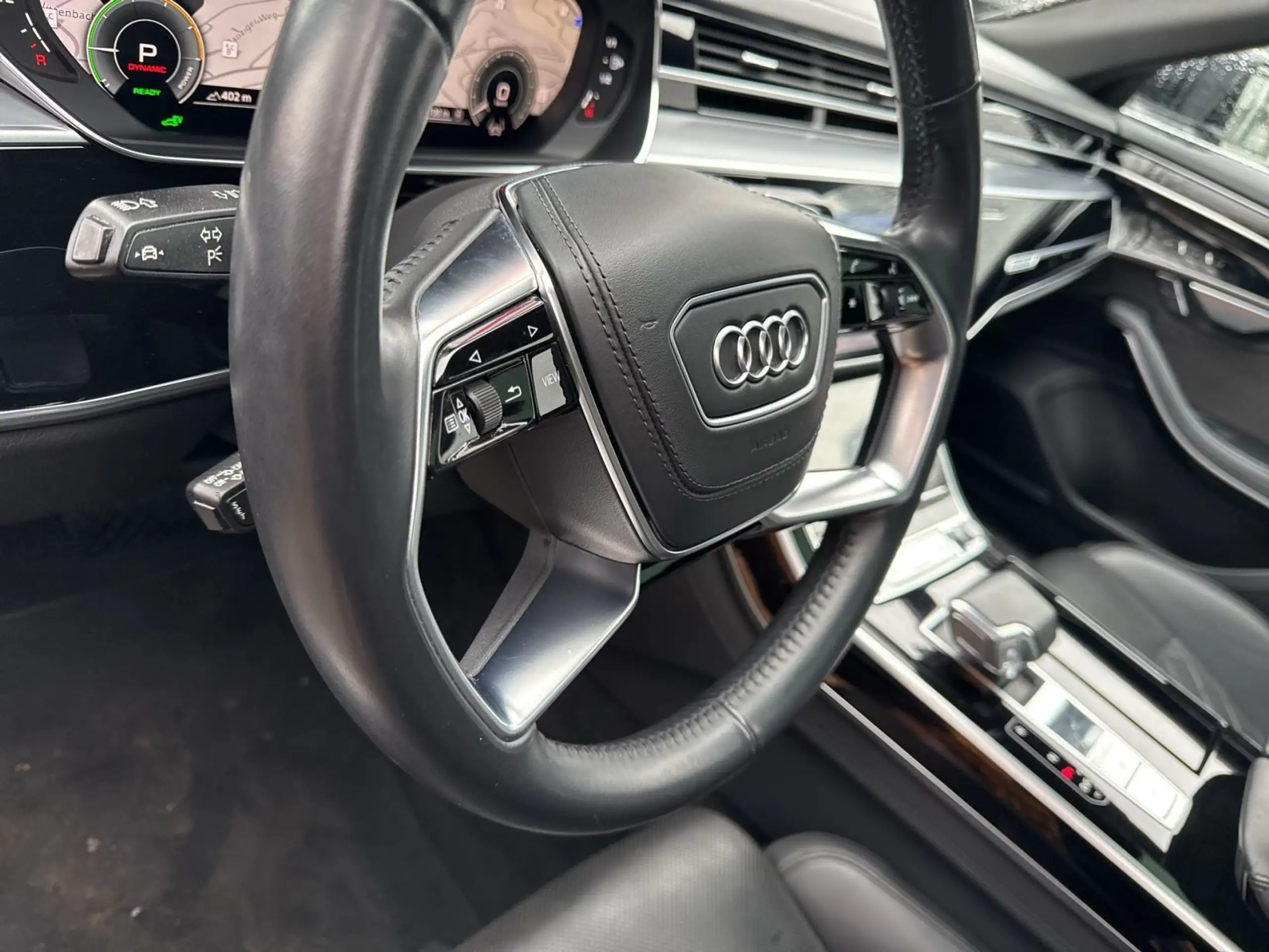 Audi - A8