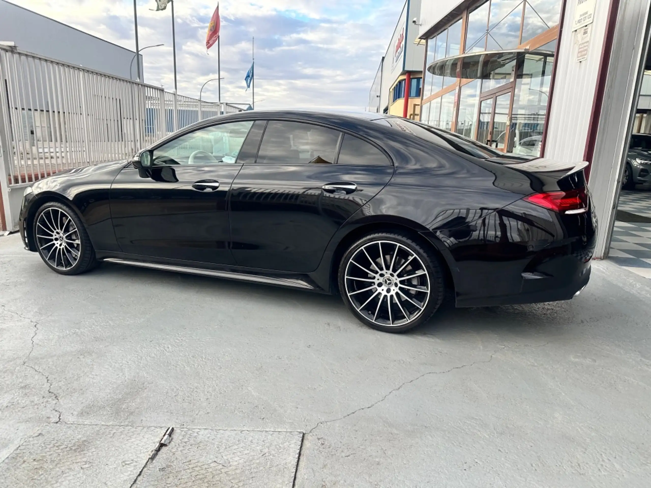 Mercedes-Benz - CLS 350