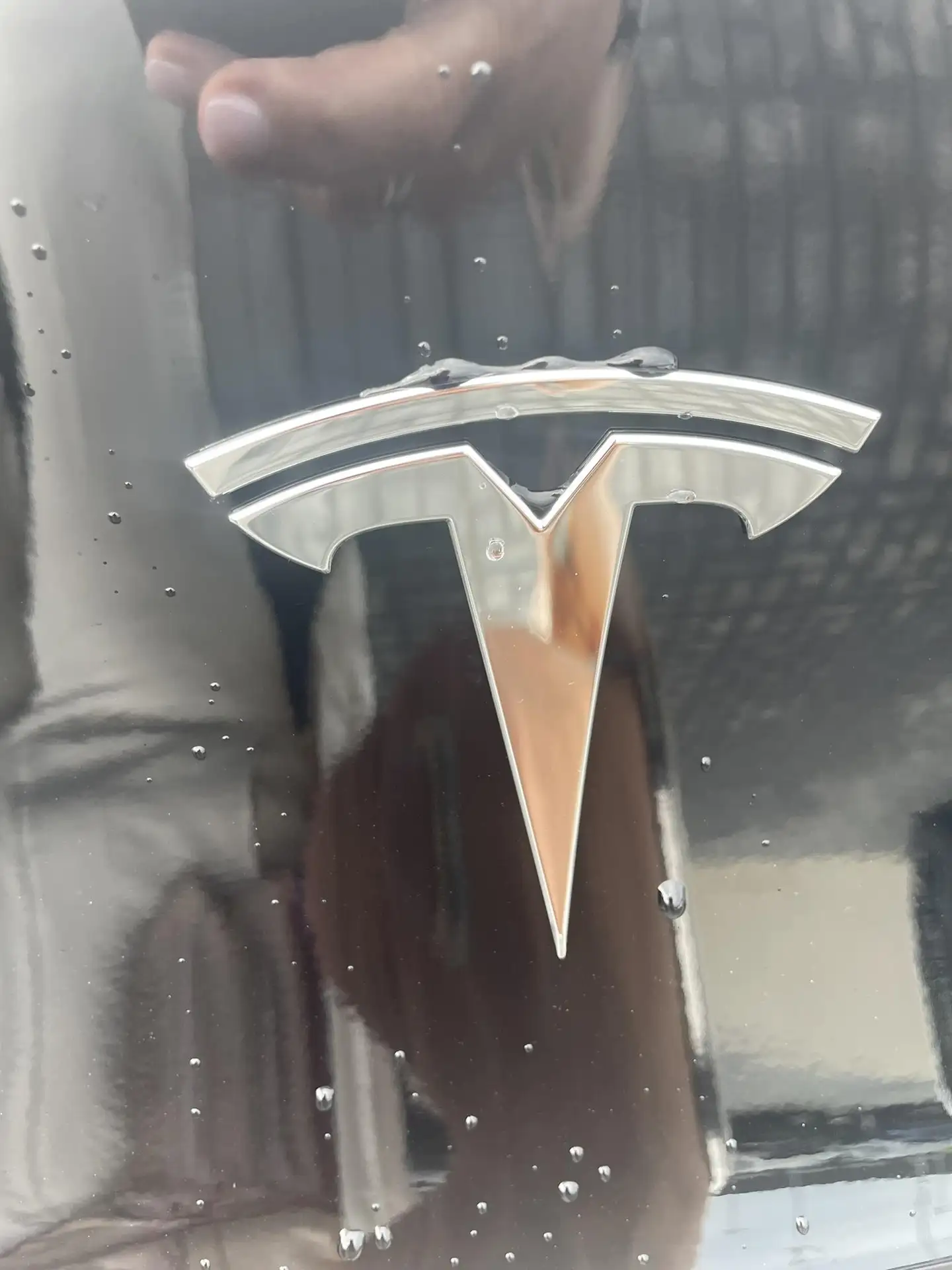 Tesla - Model Y