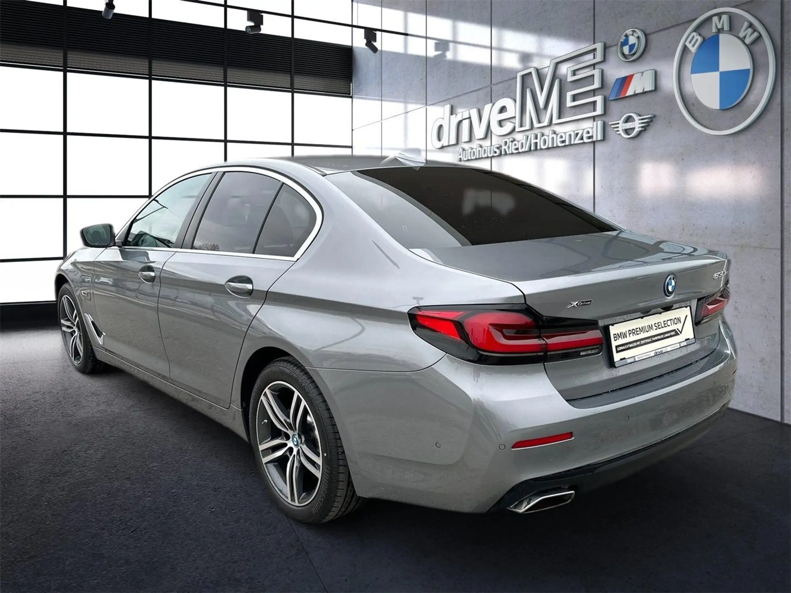 BMW - 530