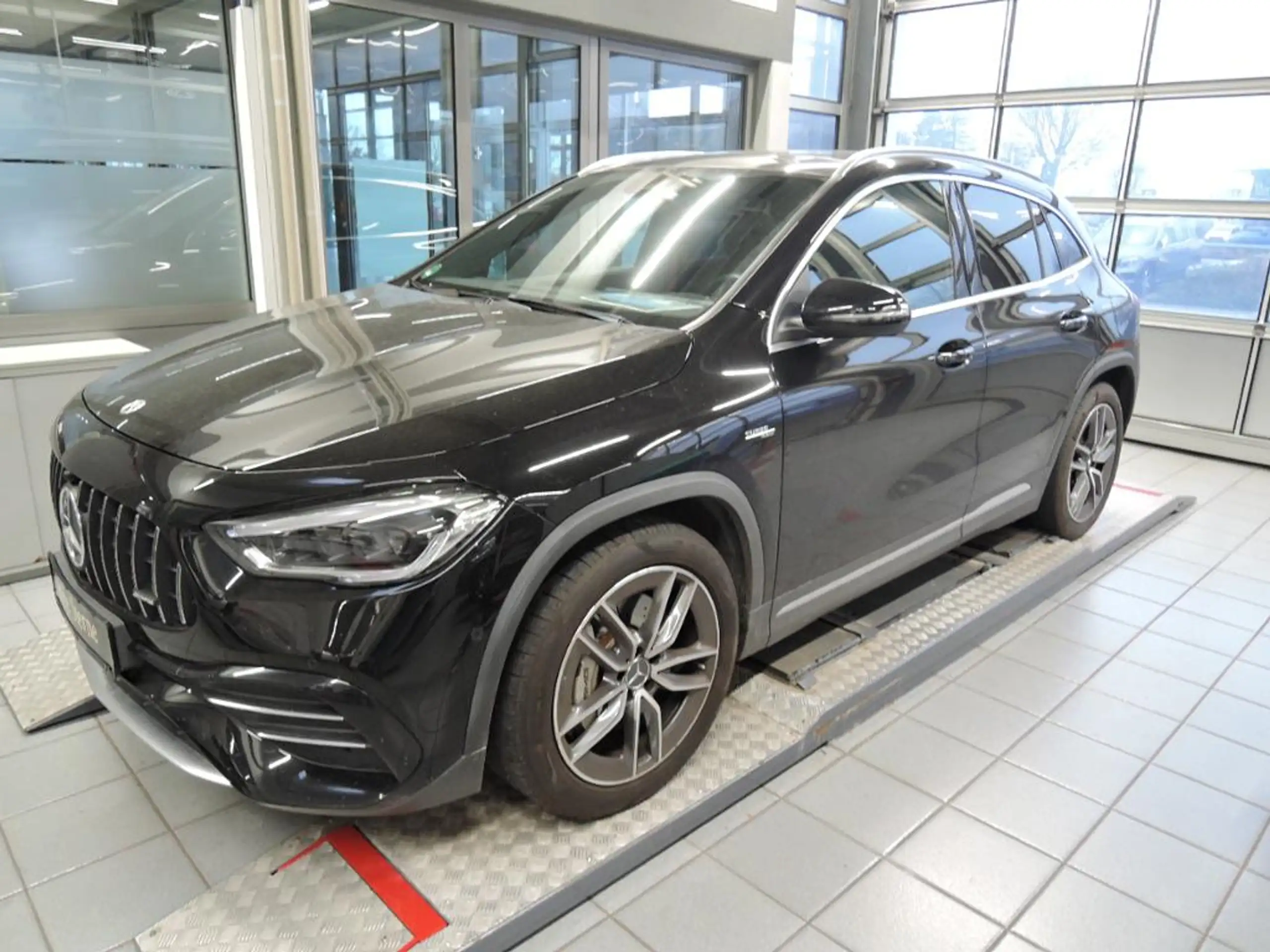 Mercedes-Benz - A 35 AMG