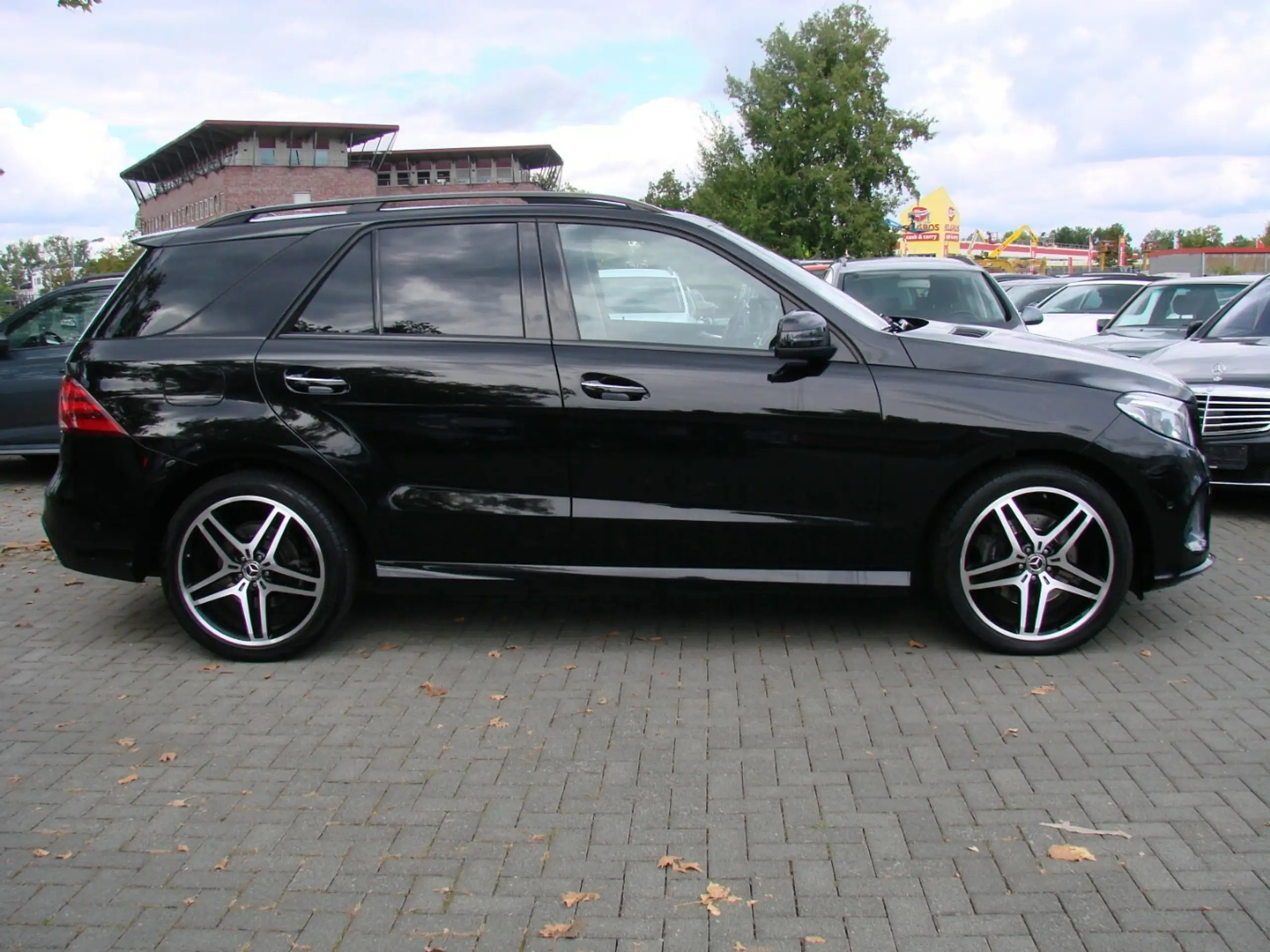 Mercedes-Benz - GLE 350