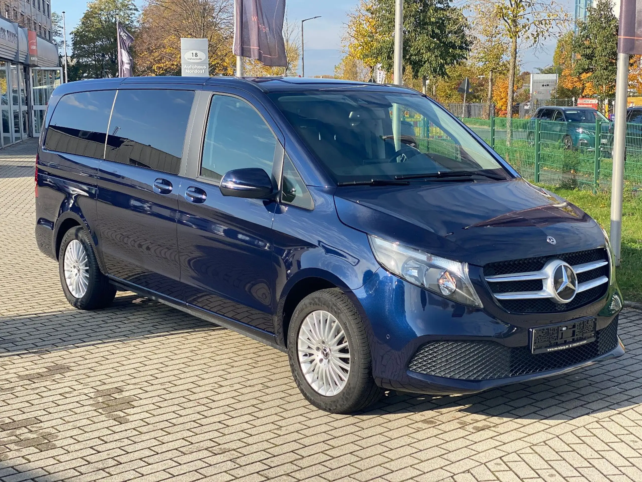 Mercedes-Benz - V 250