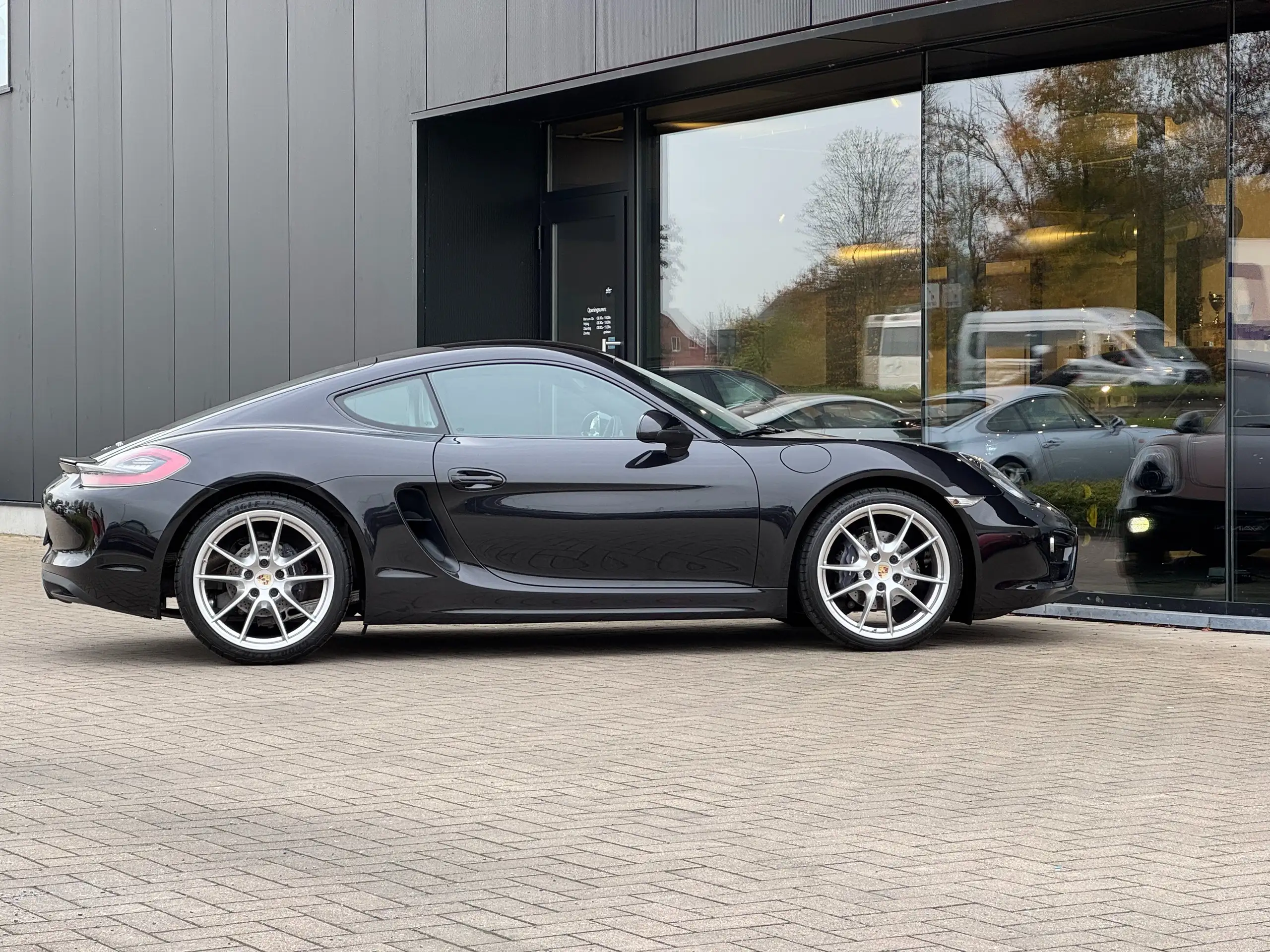 Porsche - Cayman