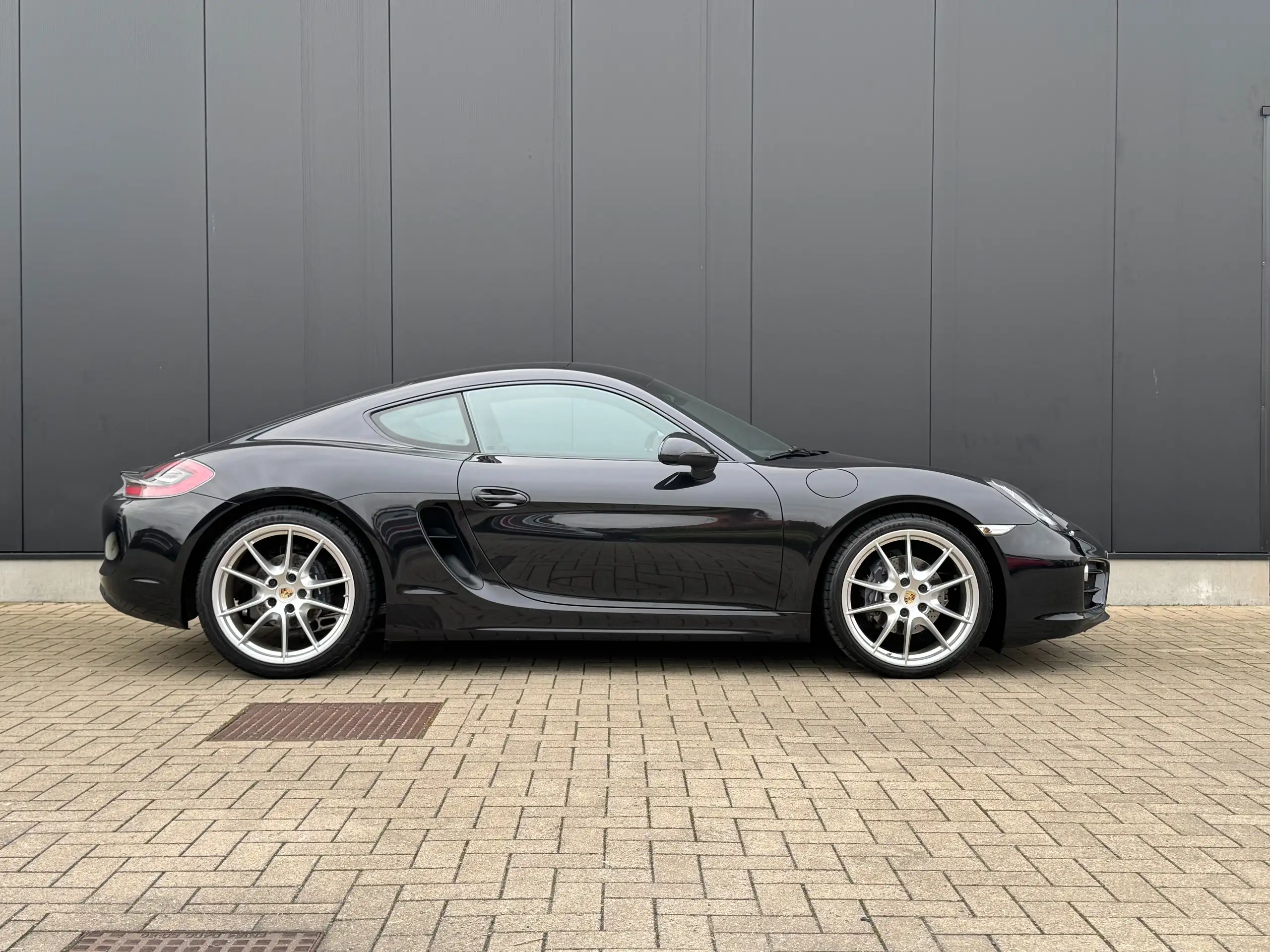 Porsche - Cayman