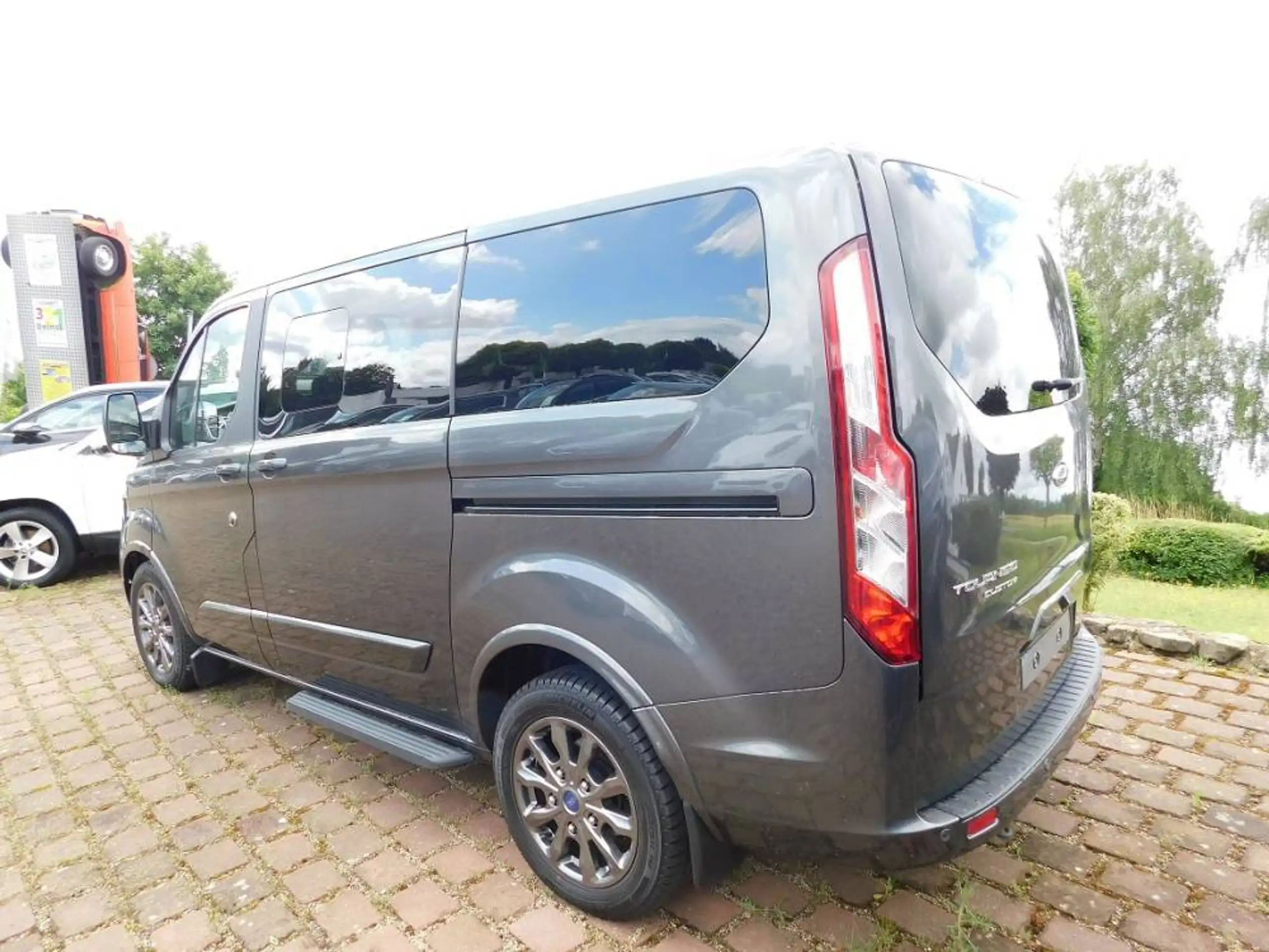 Ford - Tourneo Custom