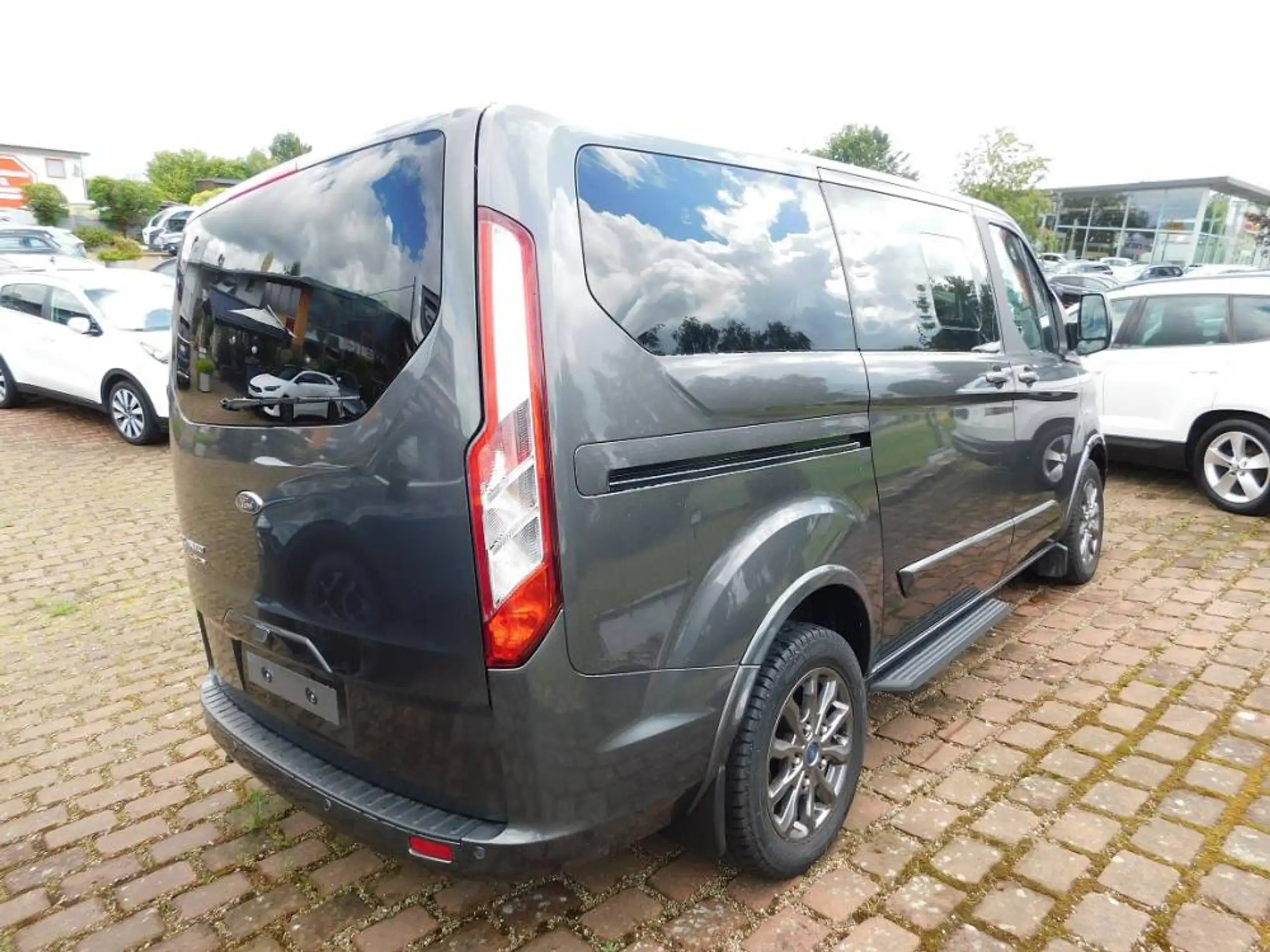 Ford - Tourneo Custom