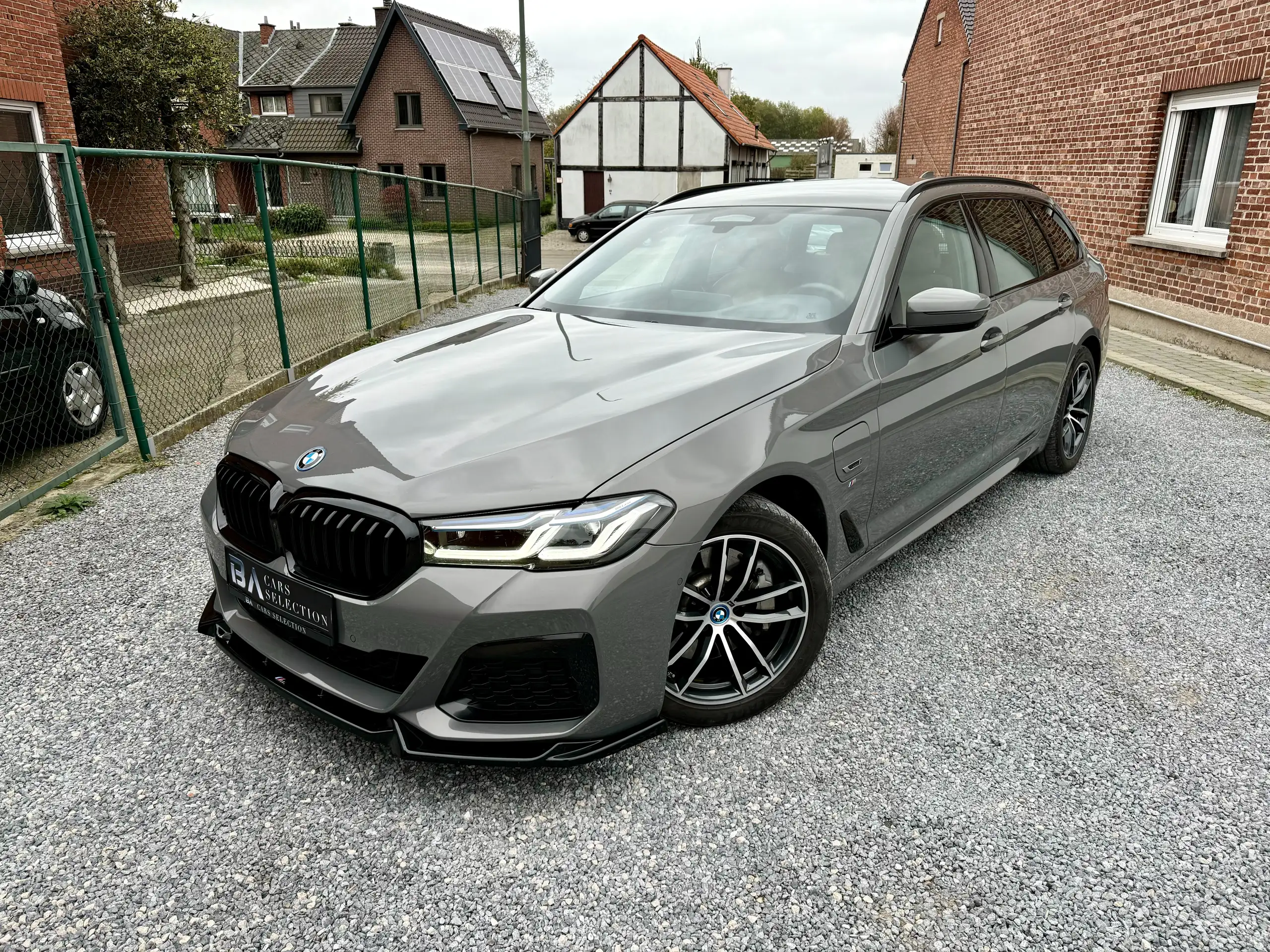 BMW - 530