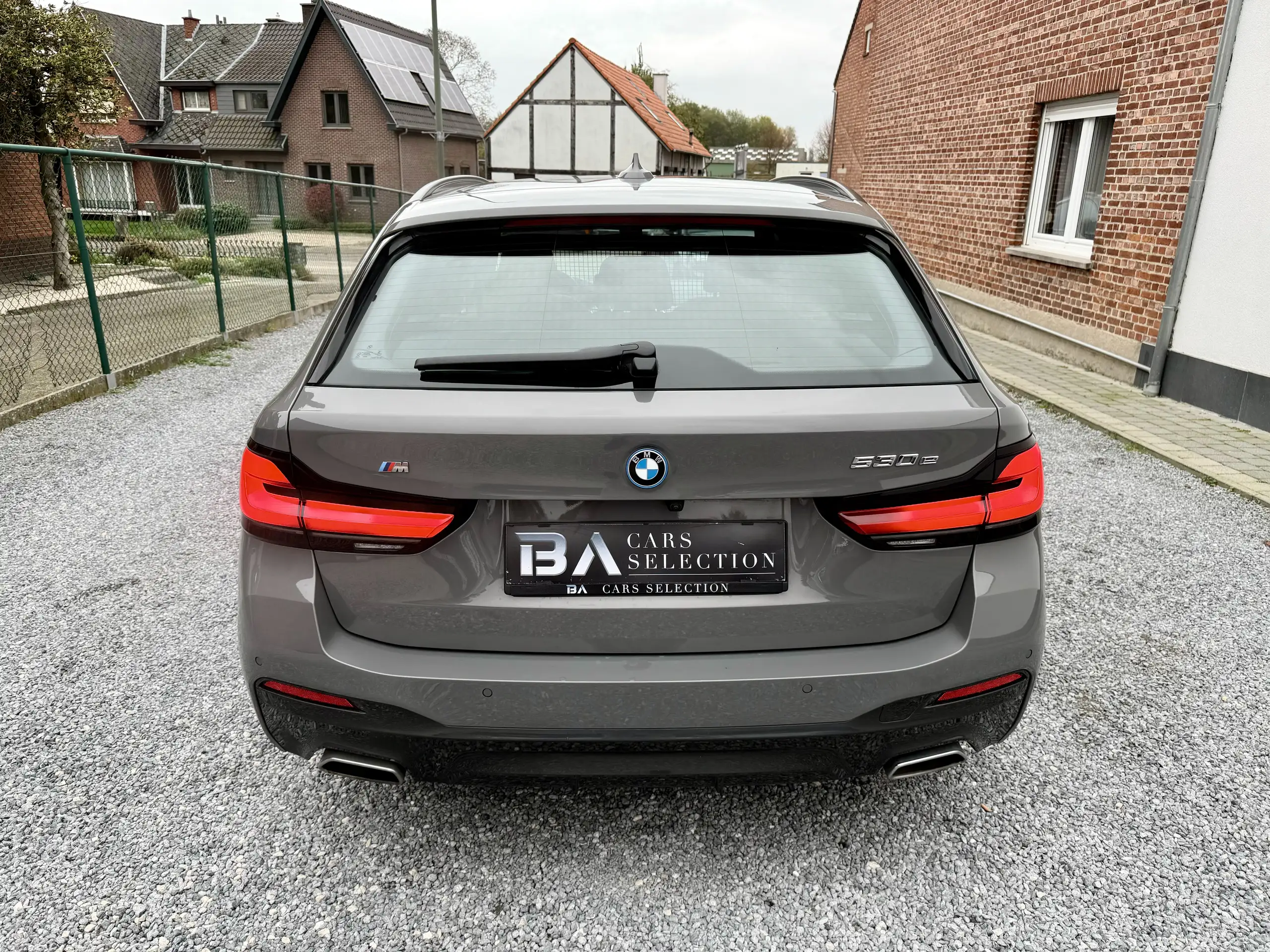 BMW - 530