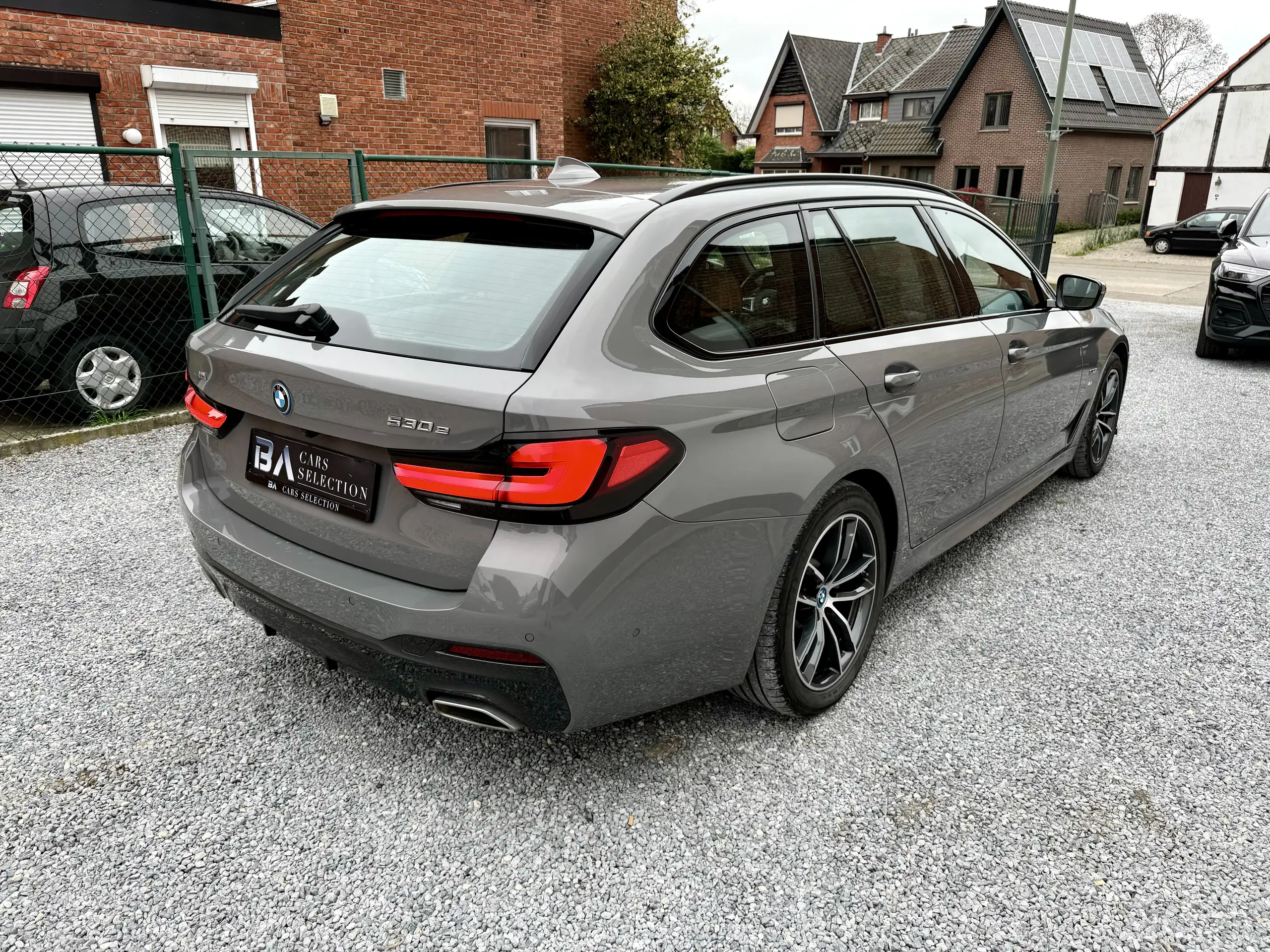 BMW - 530