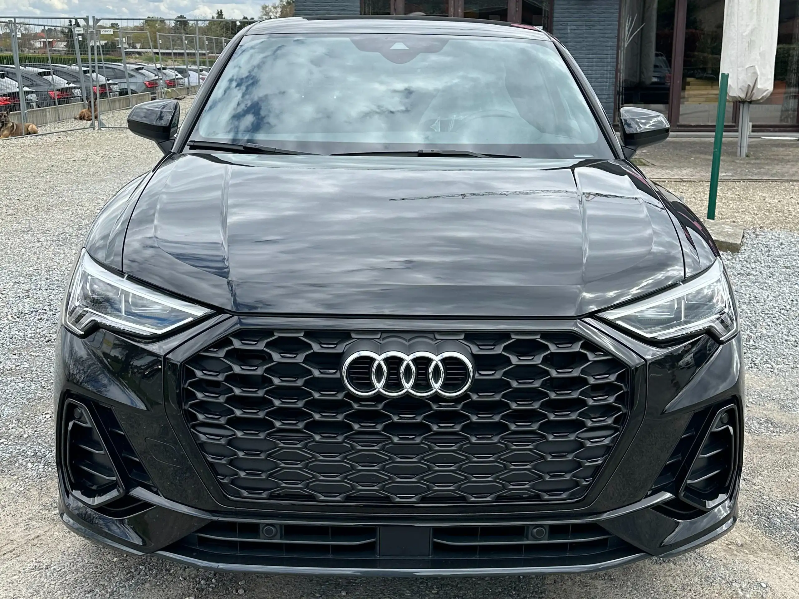 Audi - Q3