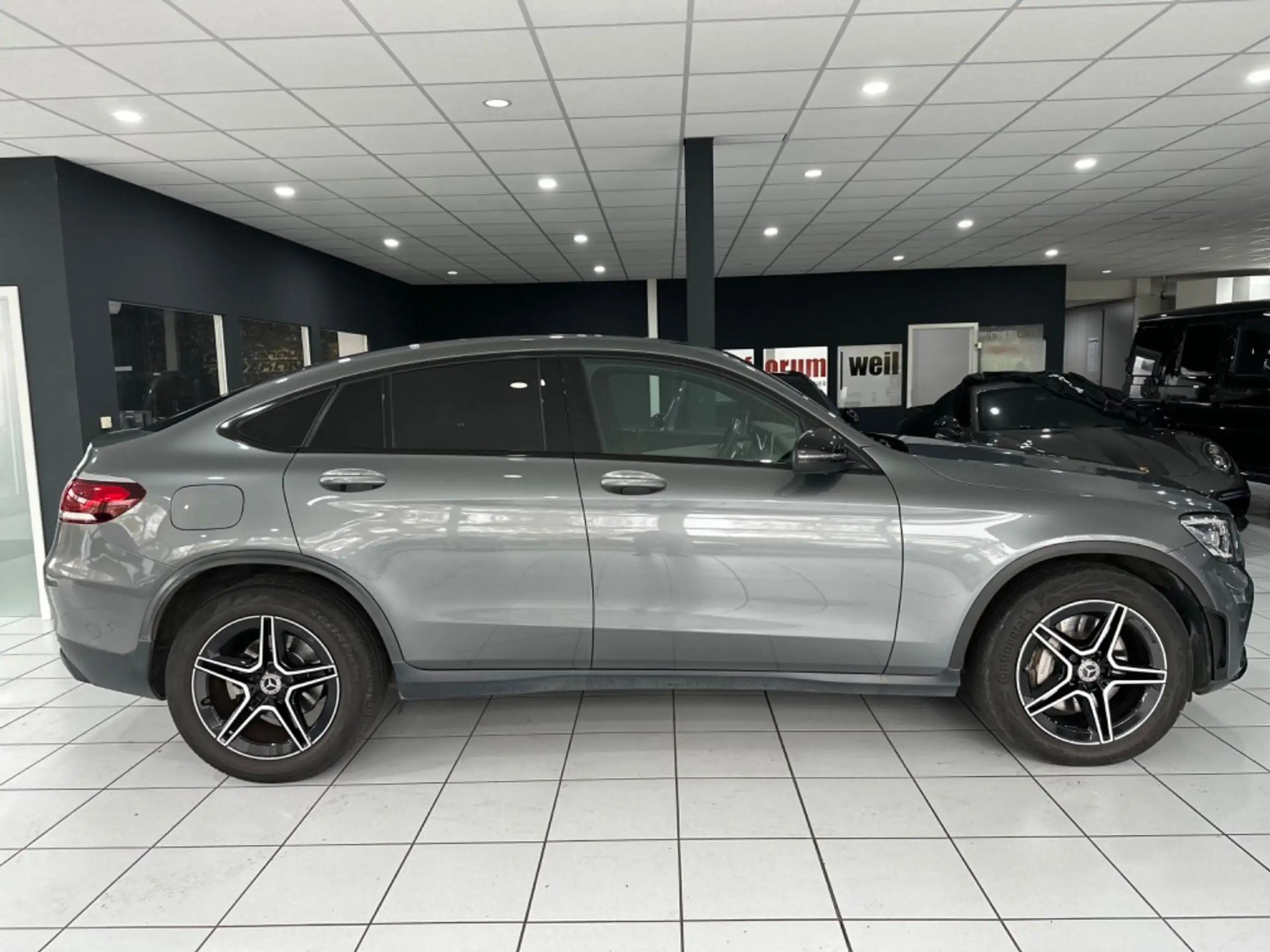 Mercedes-Benz - GLC 220