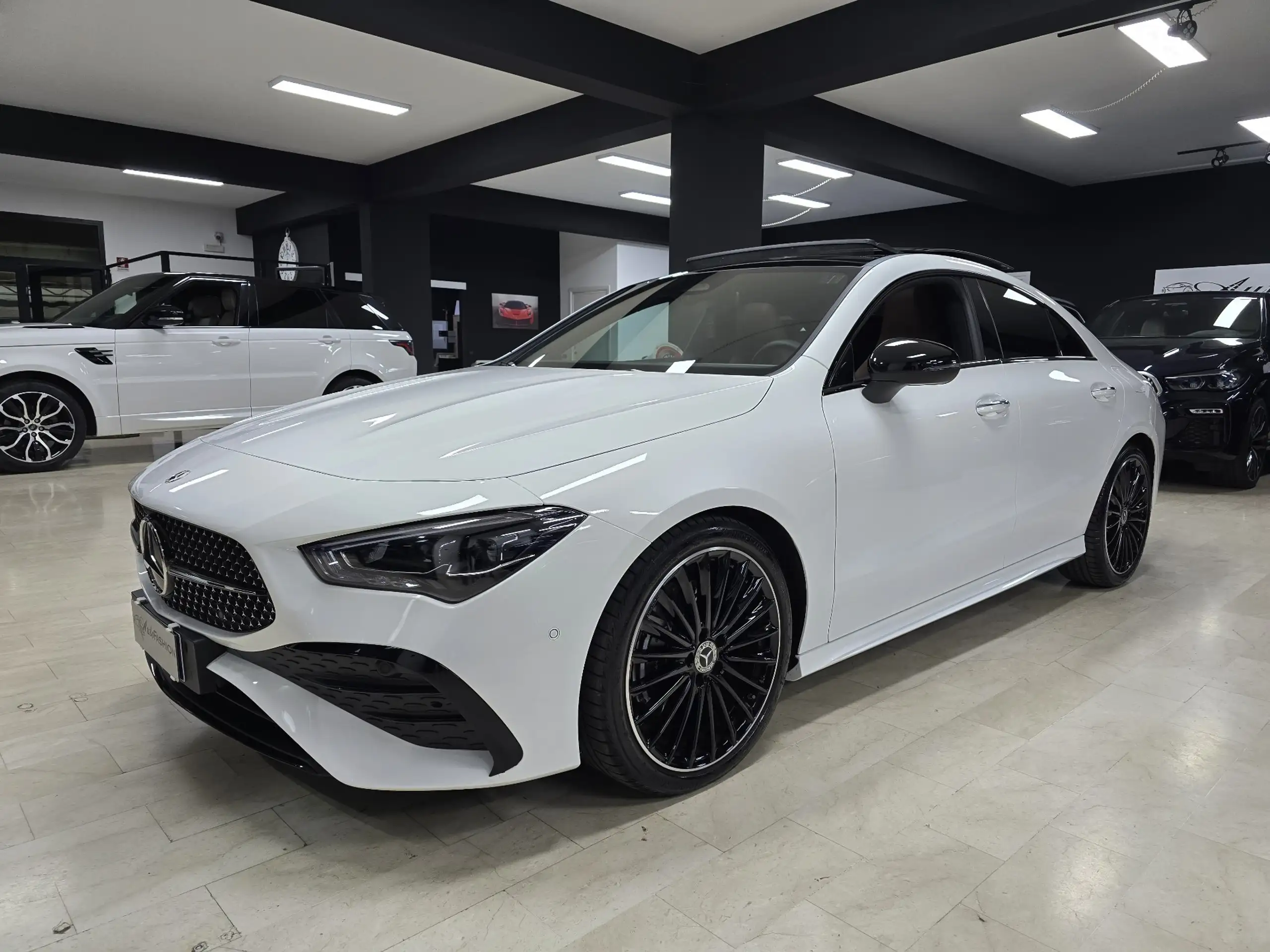 Mercedes-Benz - CLA 200