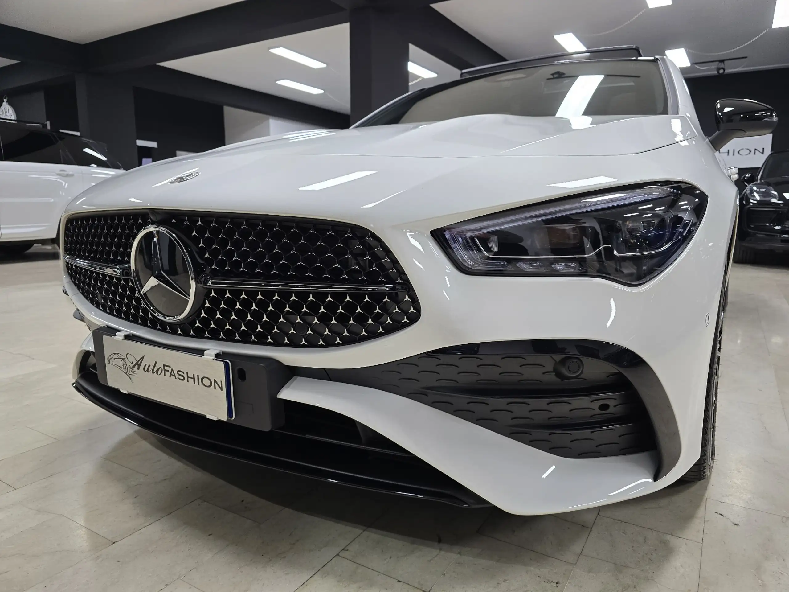 Mercedes-Benz - CLA 200