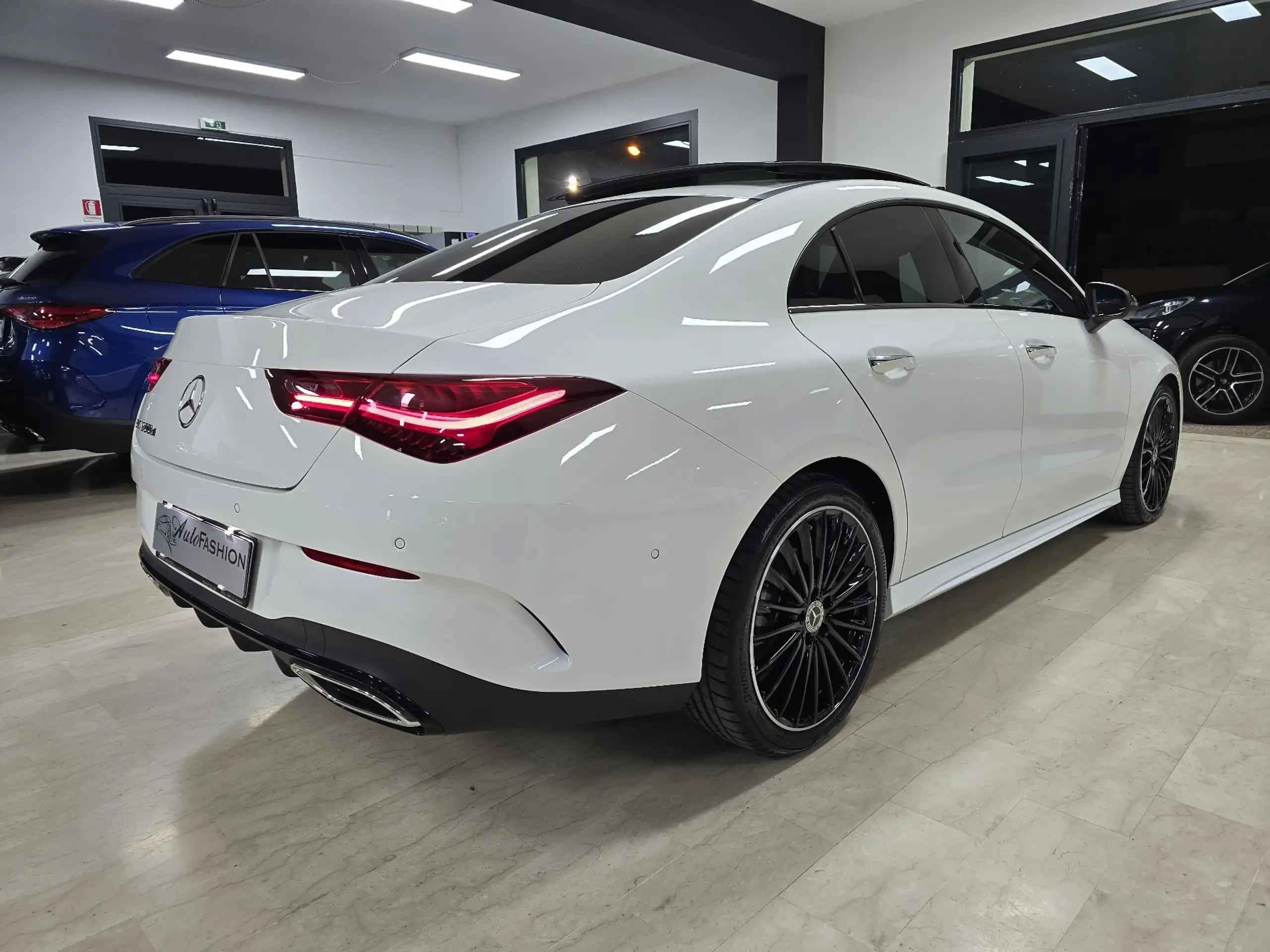 Mercedes-Benz - CLA 200