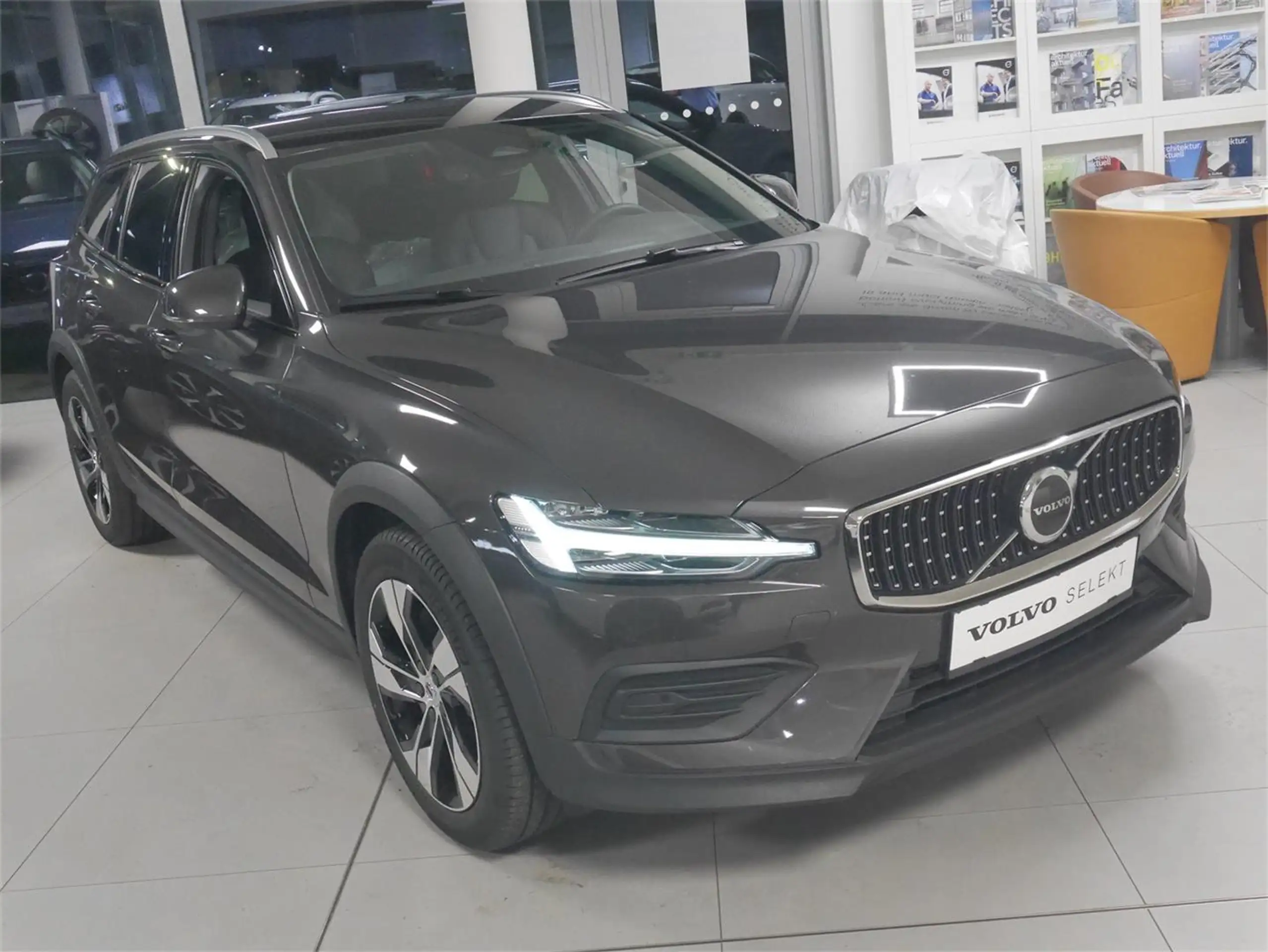 Volvo - V60 Cross Country