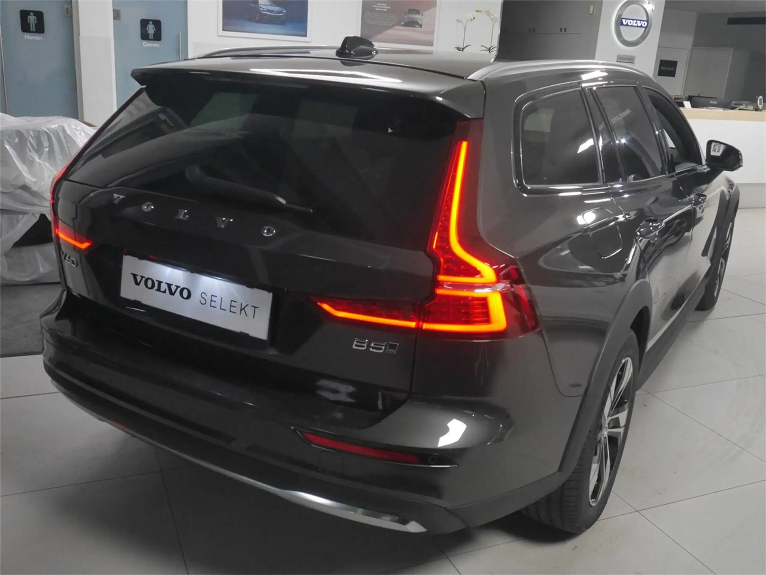 Volvo - V60 Cross Country