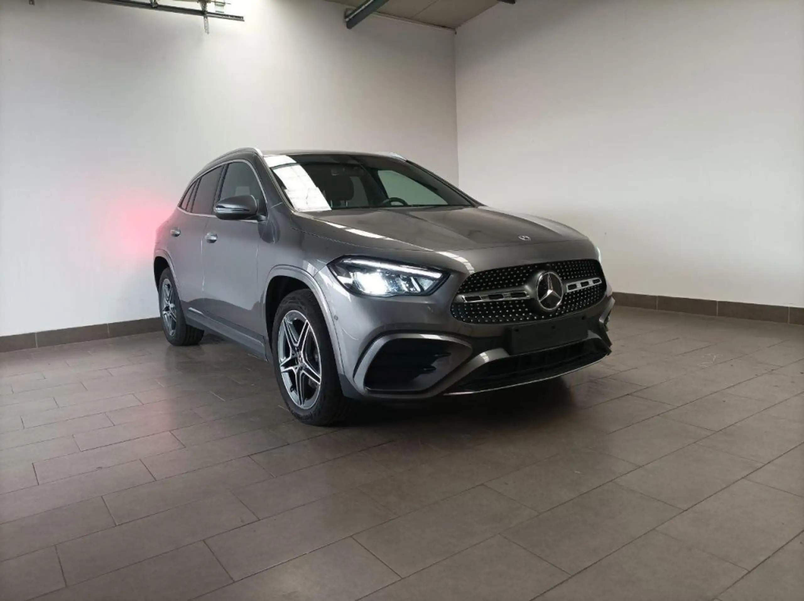 Mercedes-Benz - GLA 250