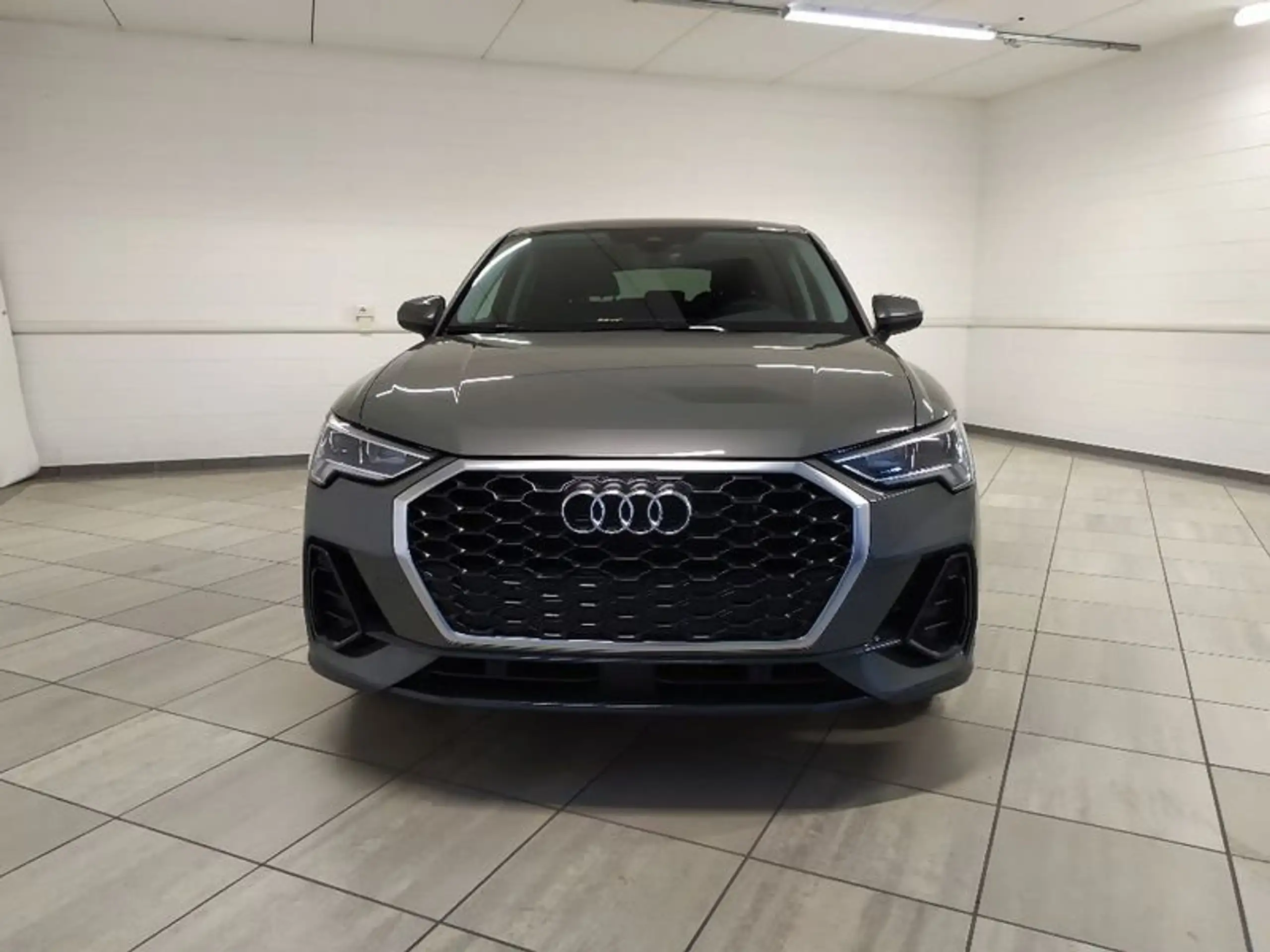 Audi - Q3