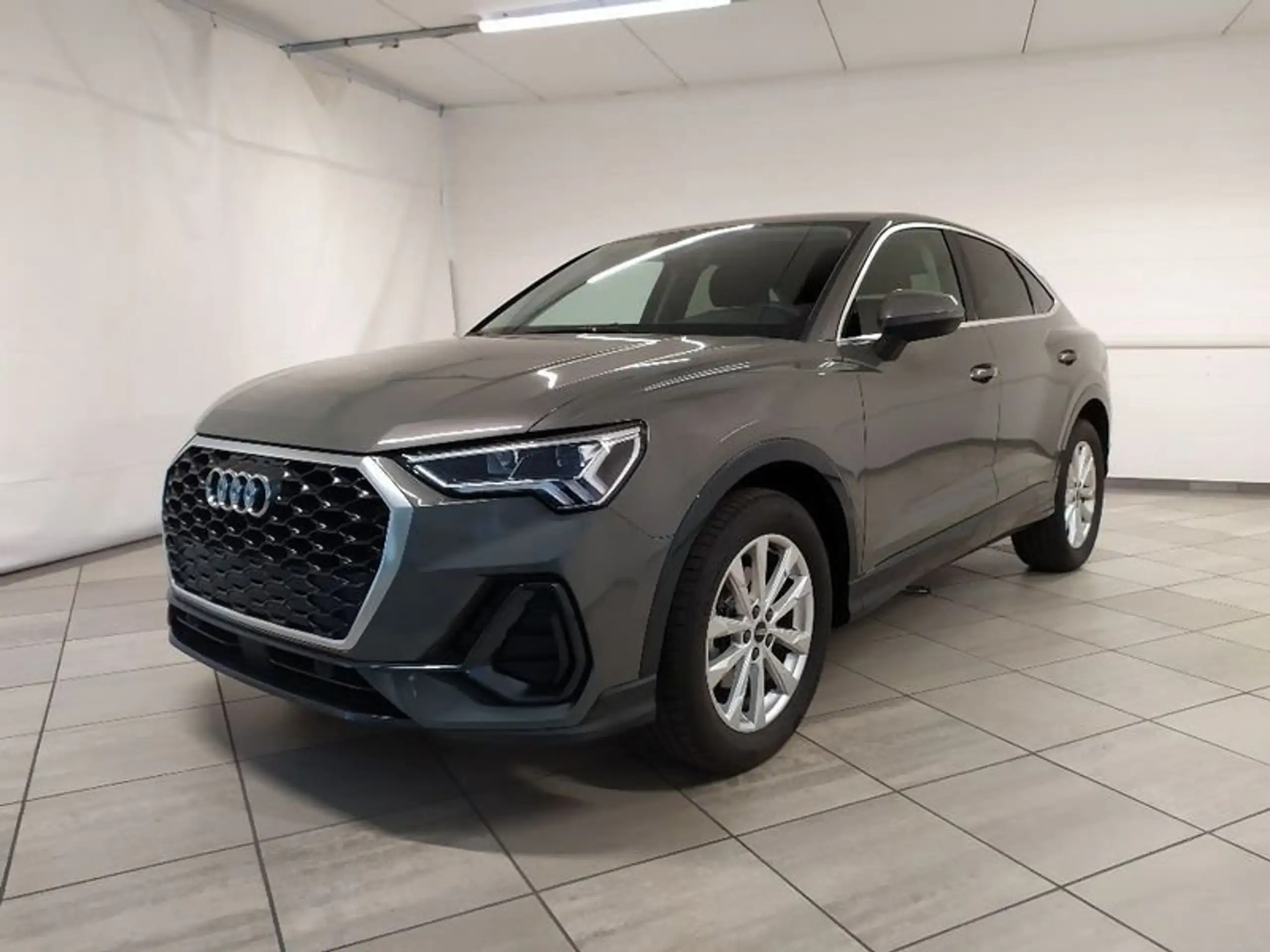 Audi - Q3