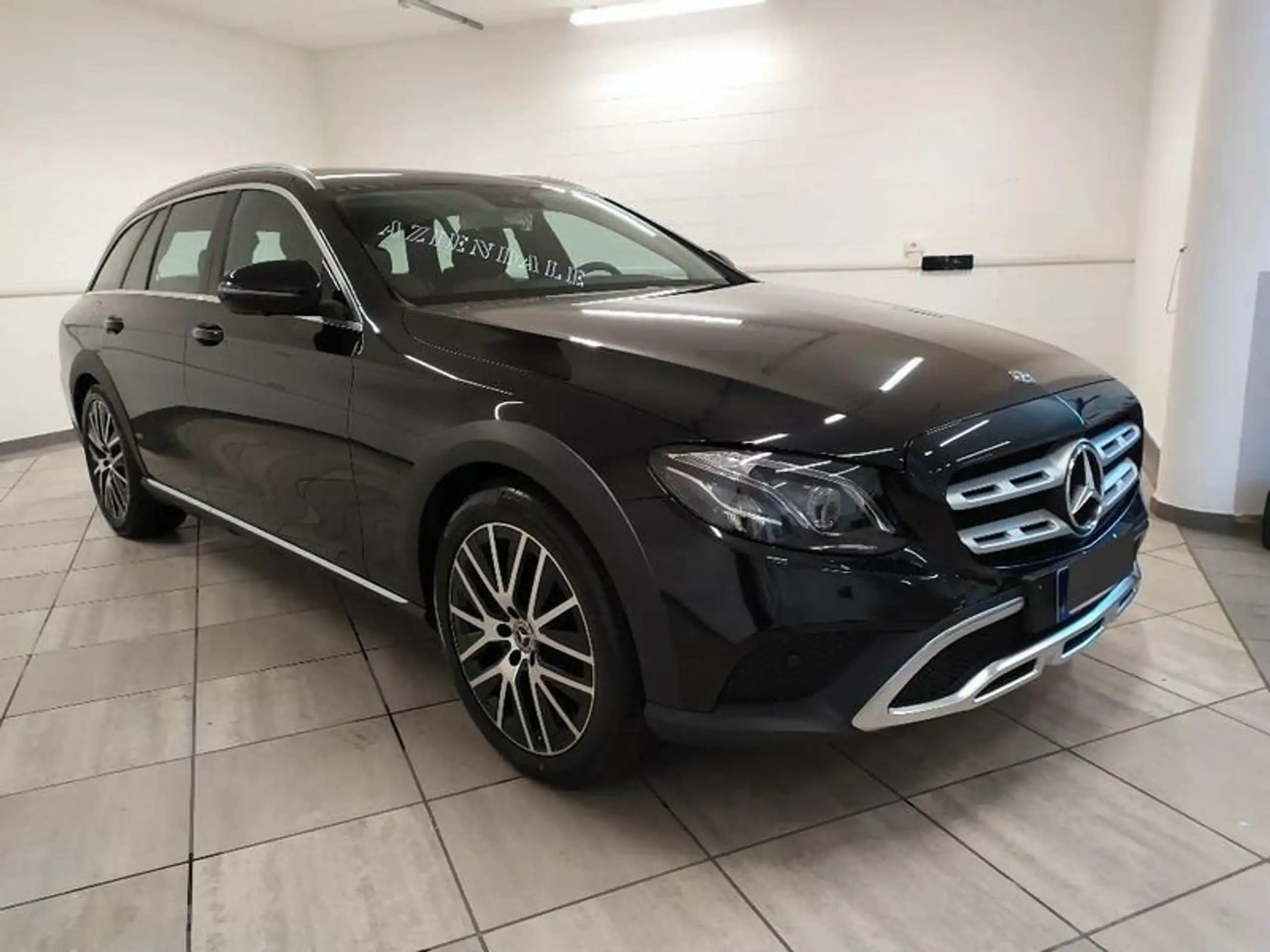 Mercedes-Benz - E 220