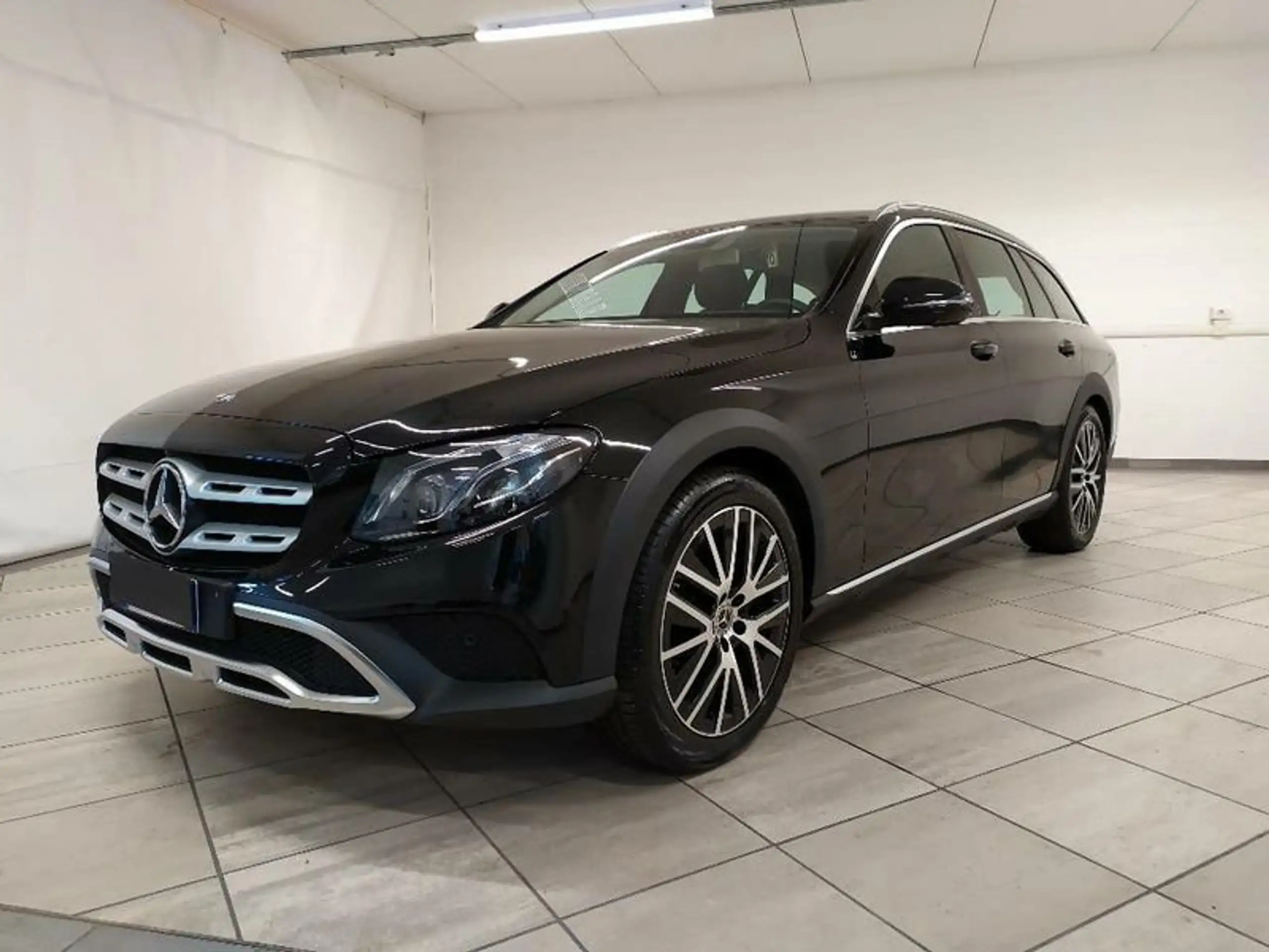 Mercedes-Benz - E 220