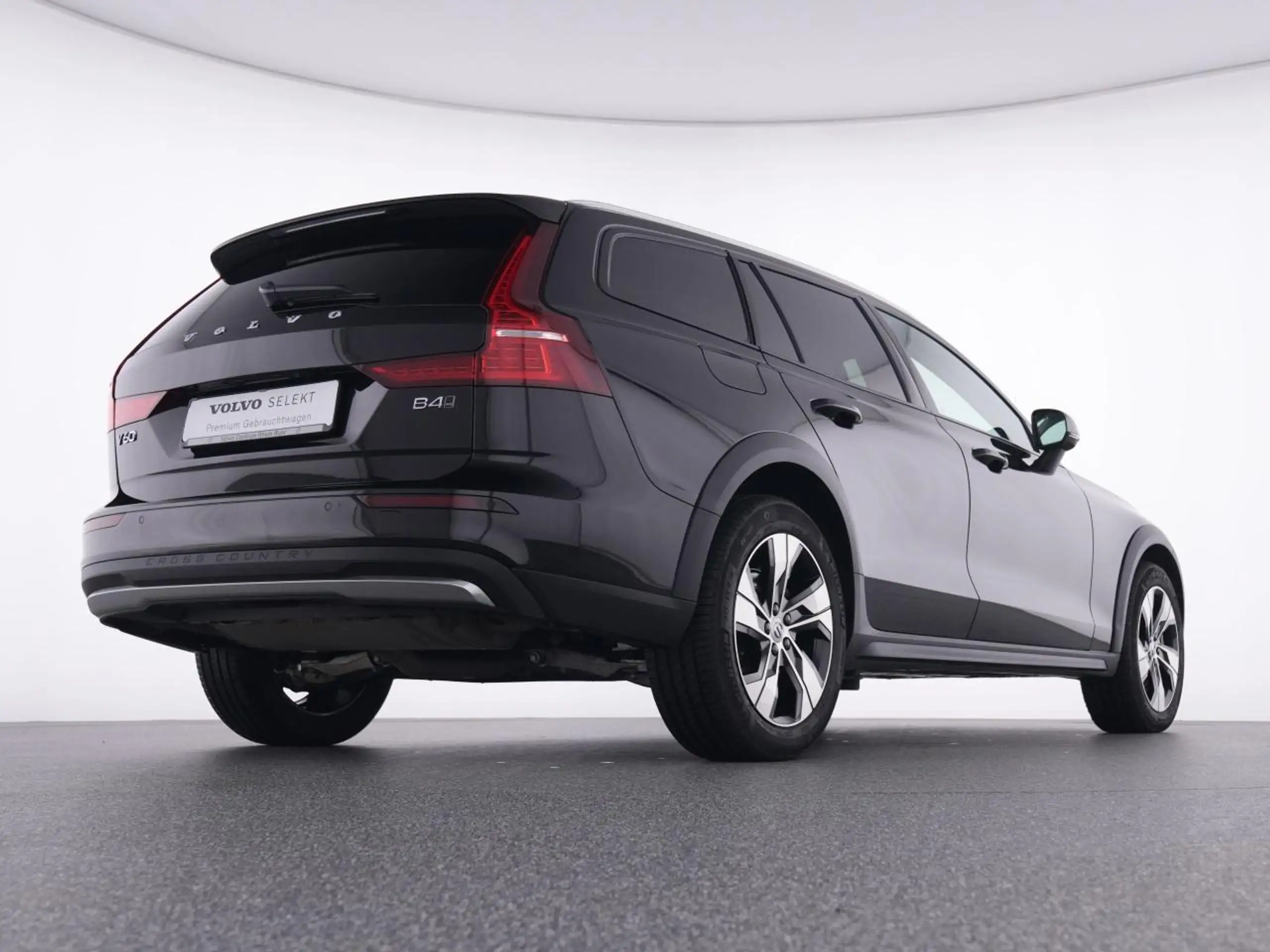 Volvo - V60 Cross Country