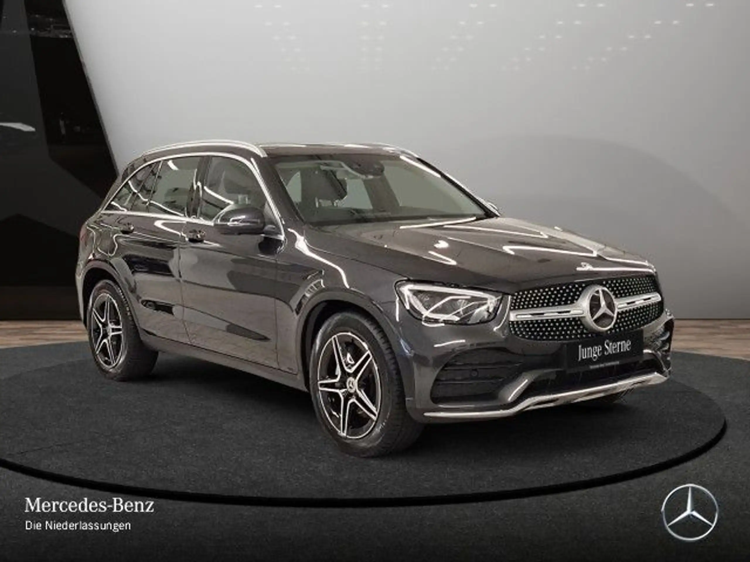 Mercedes-Benz - GLC 300