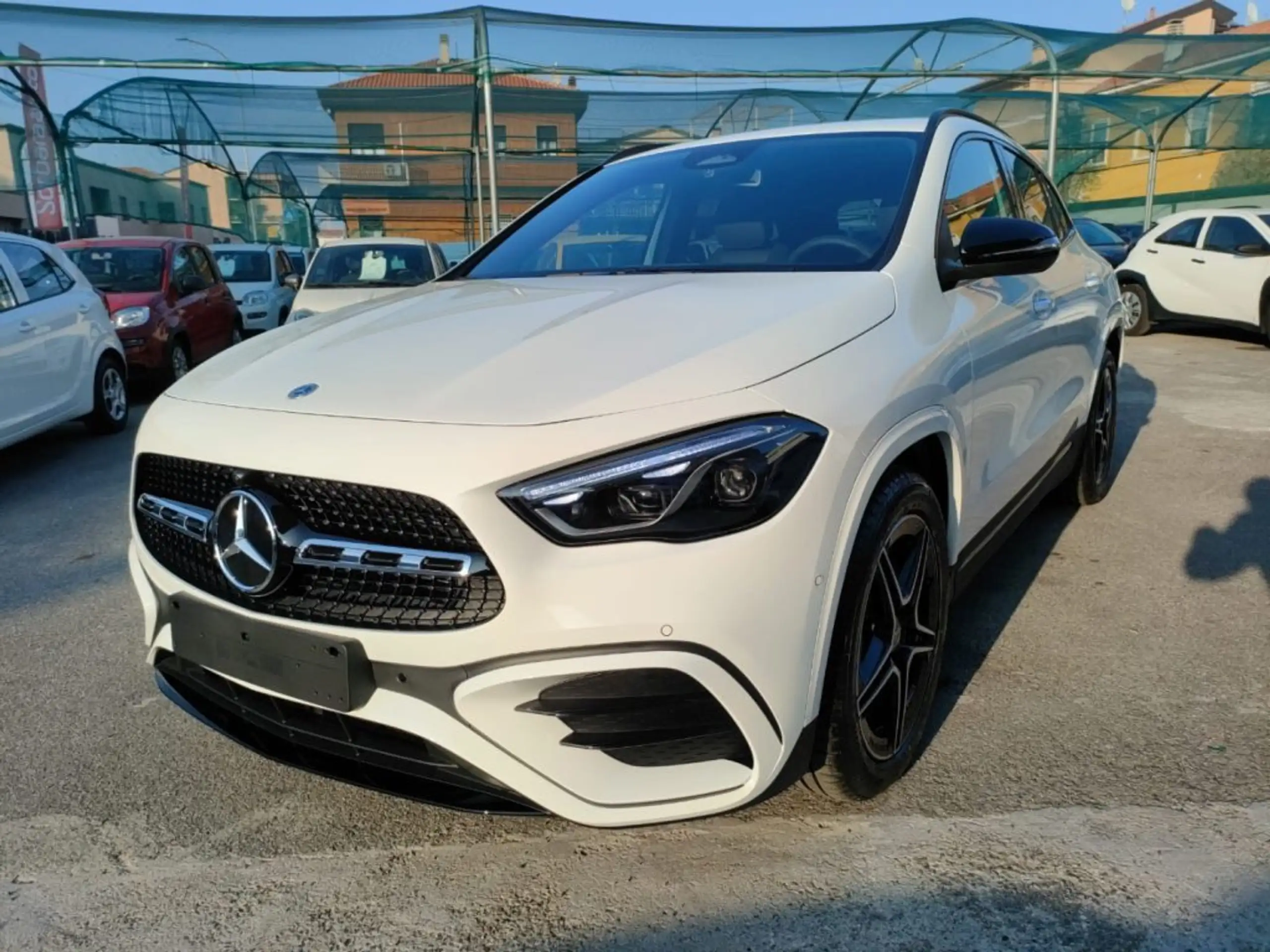 Mercedes-Benz - GLA 200