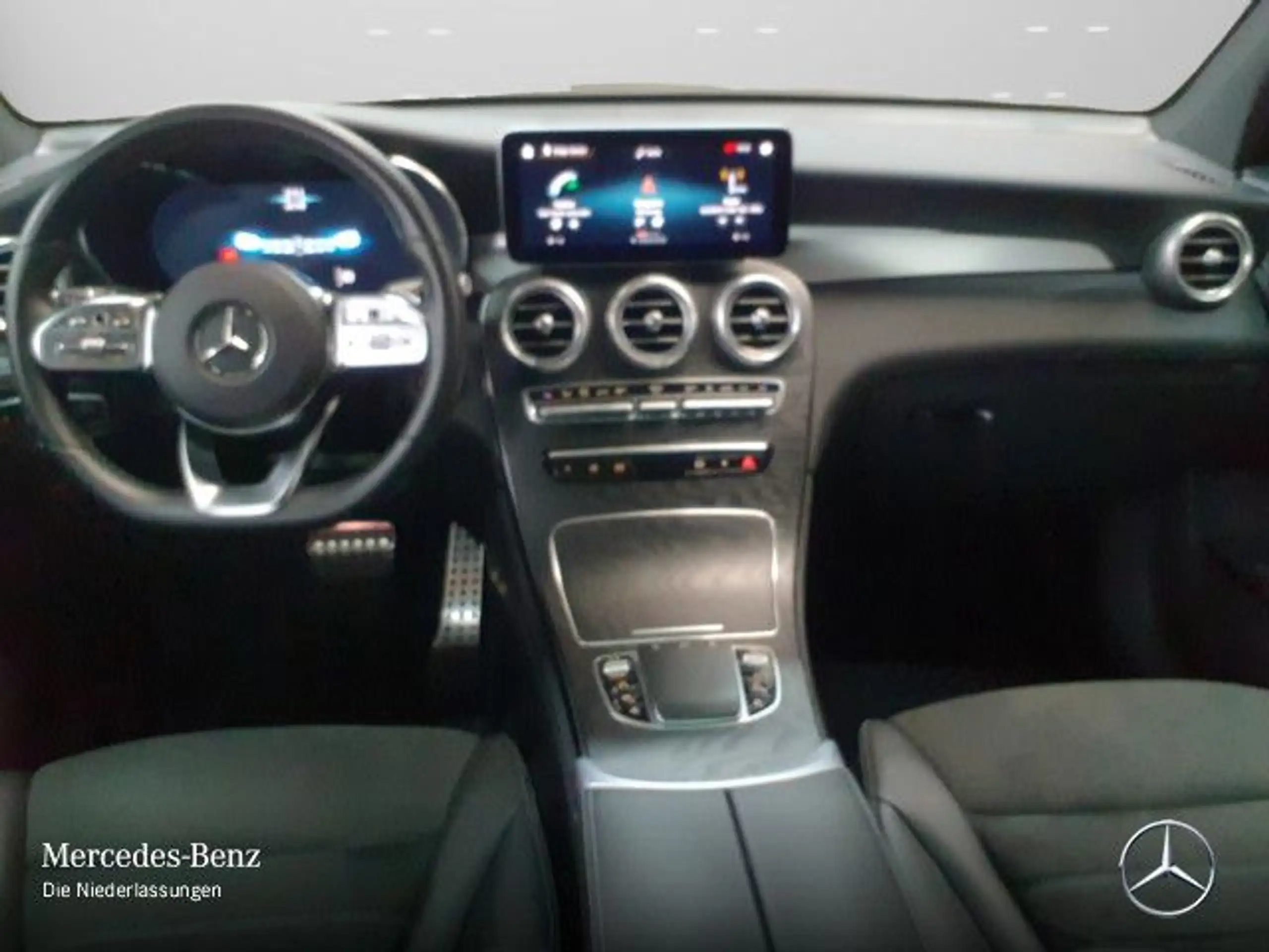 Mercedes-Benz - GLC 300