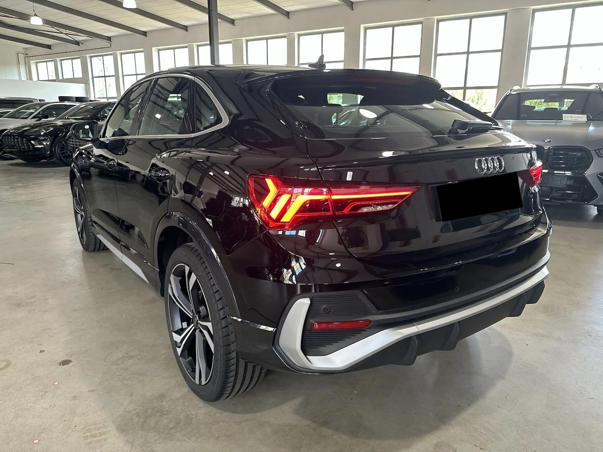 Audi - Q3