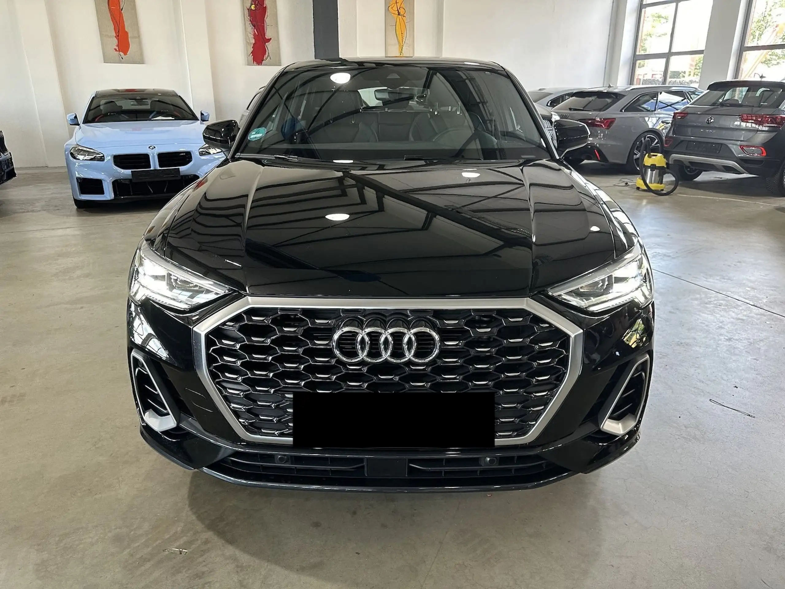 Audi - Q3