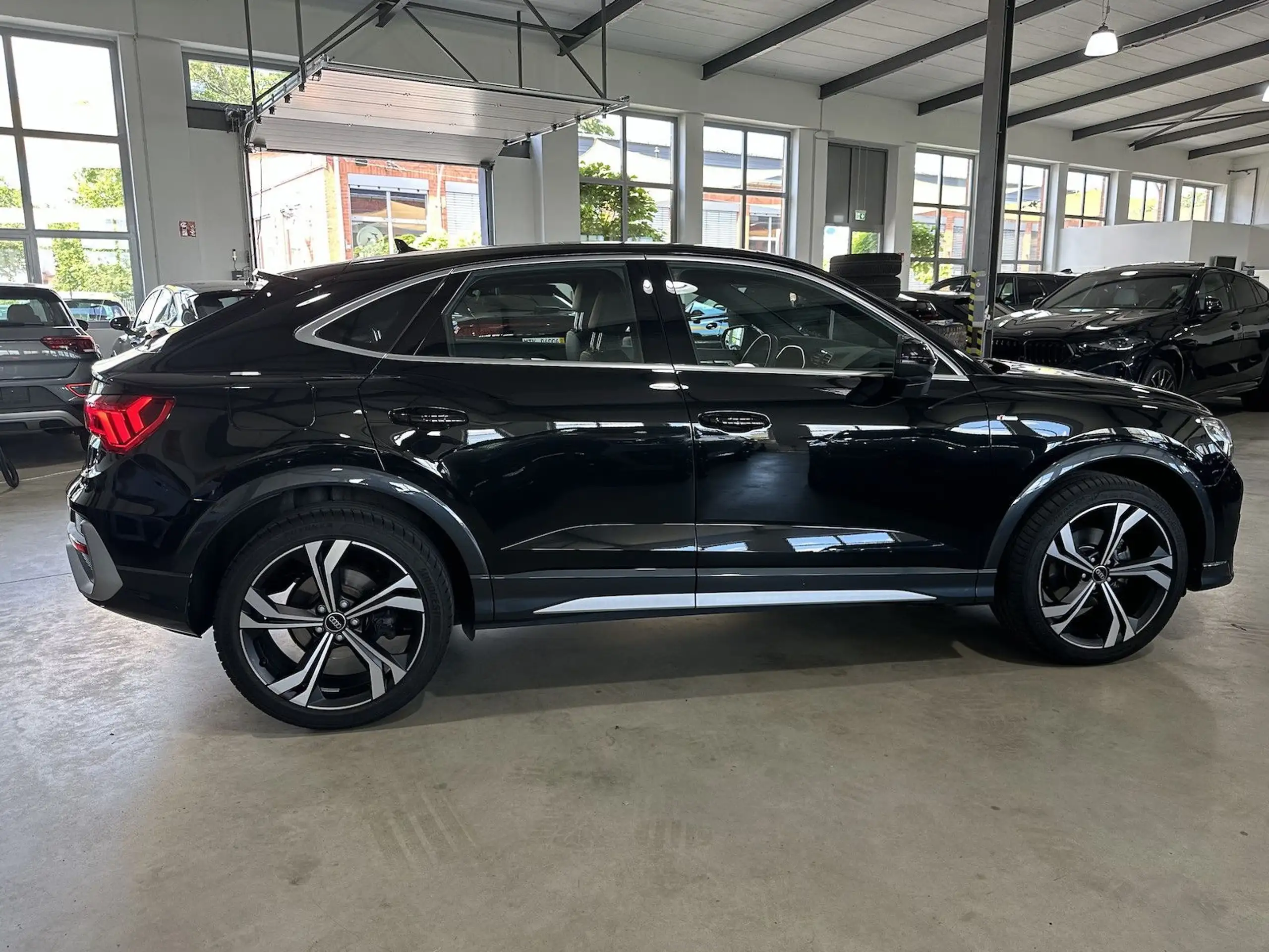 Audi - Q3