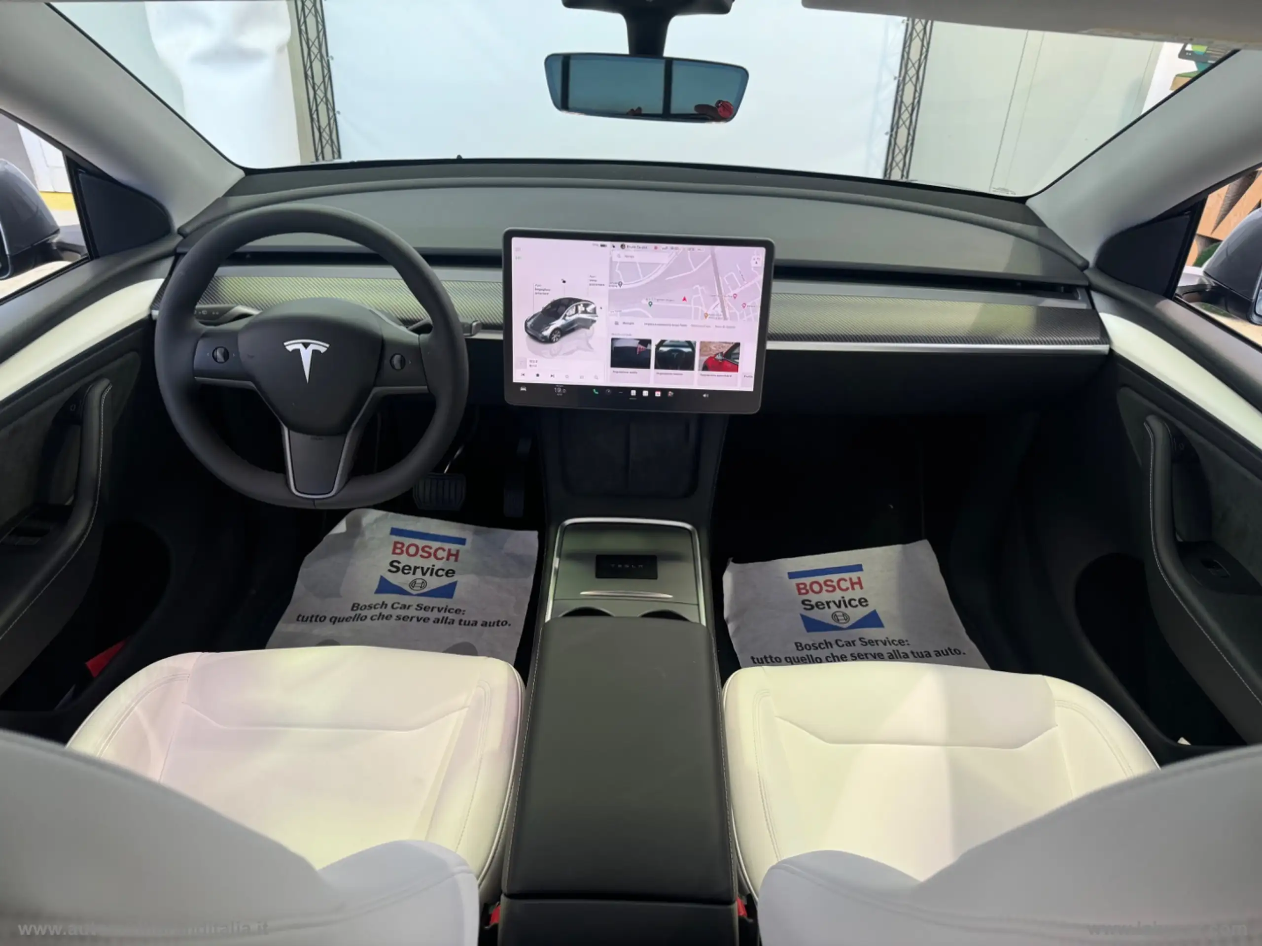 Tesla - Model Y